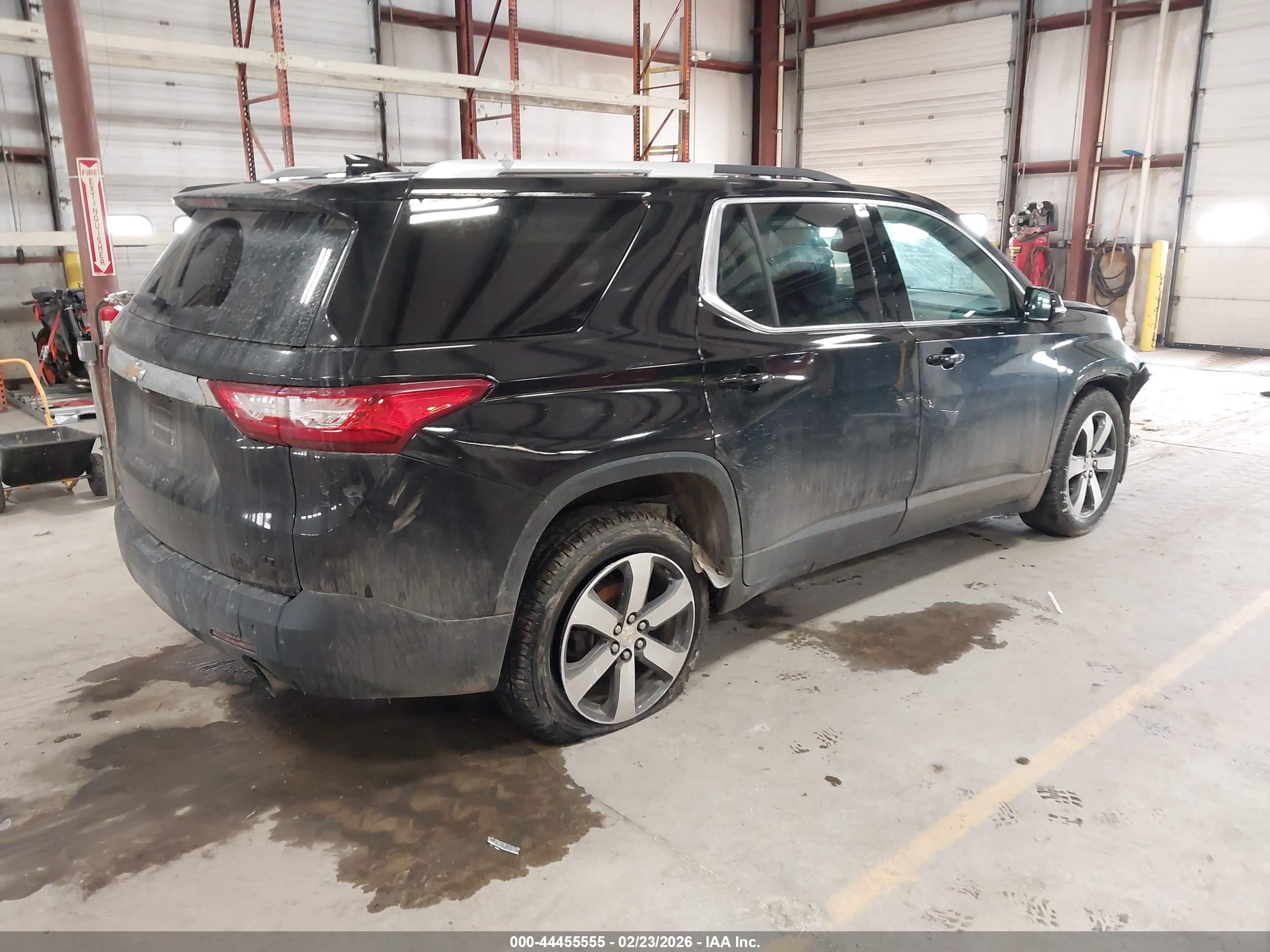 CHEVROLET TRAVERSE image 4
