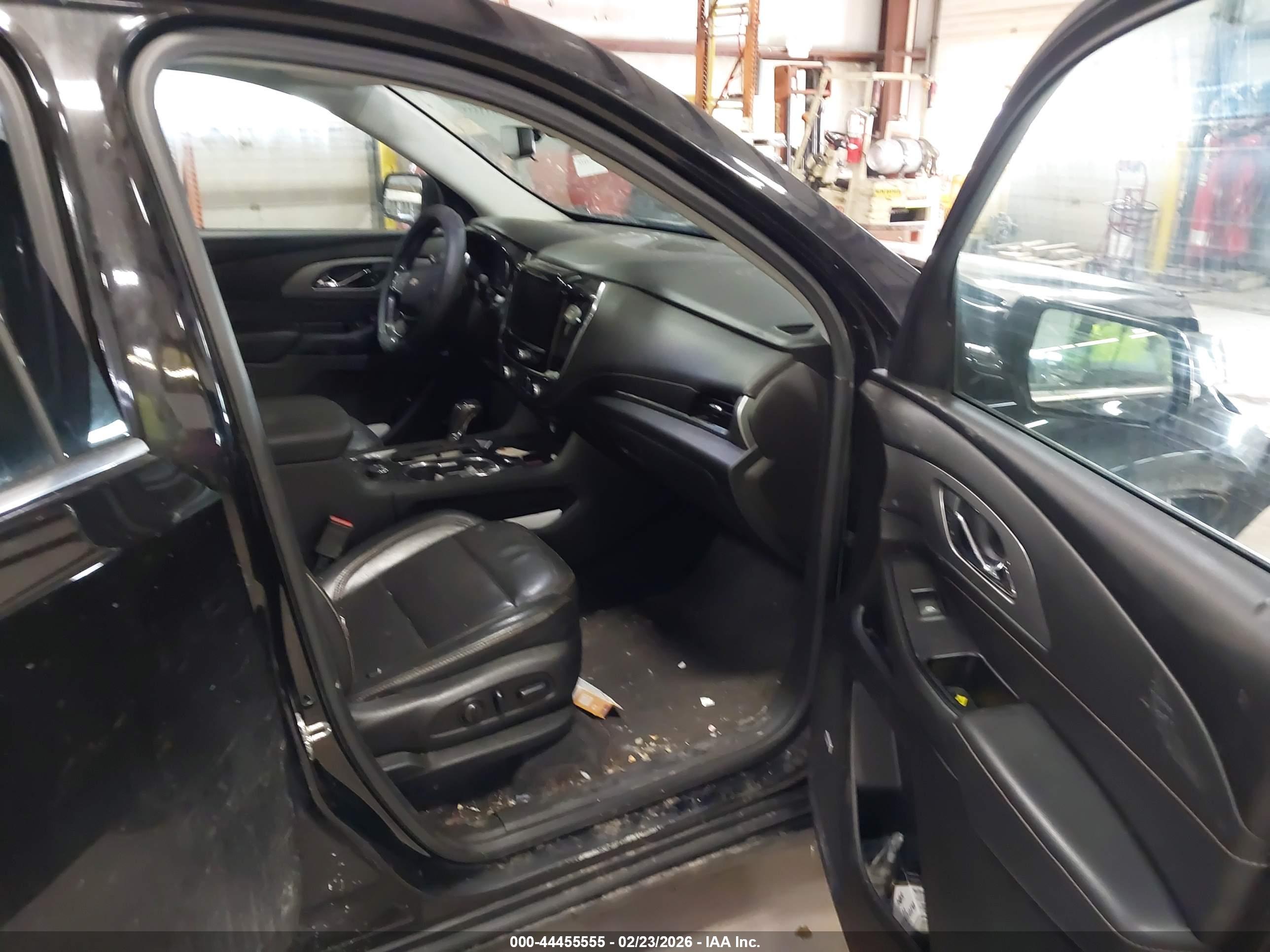CHEVROLET TRAVERSE image 5