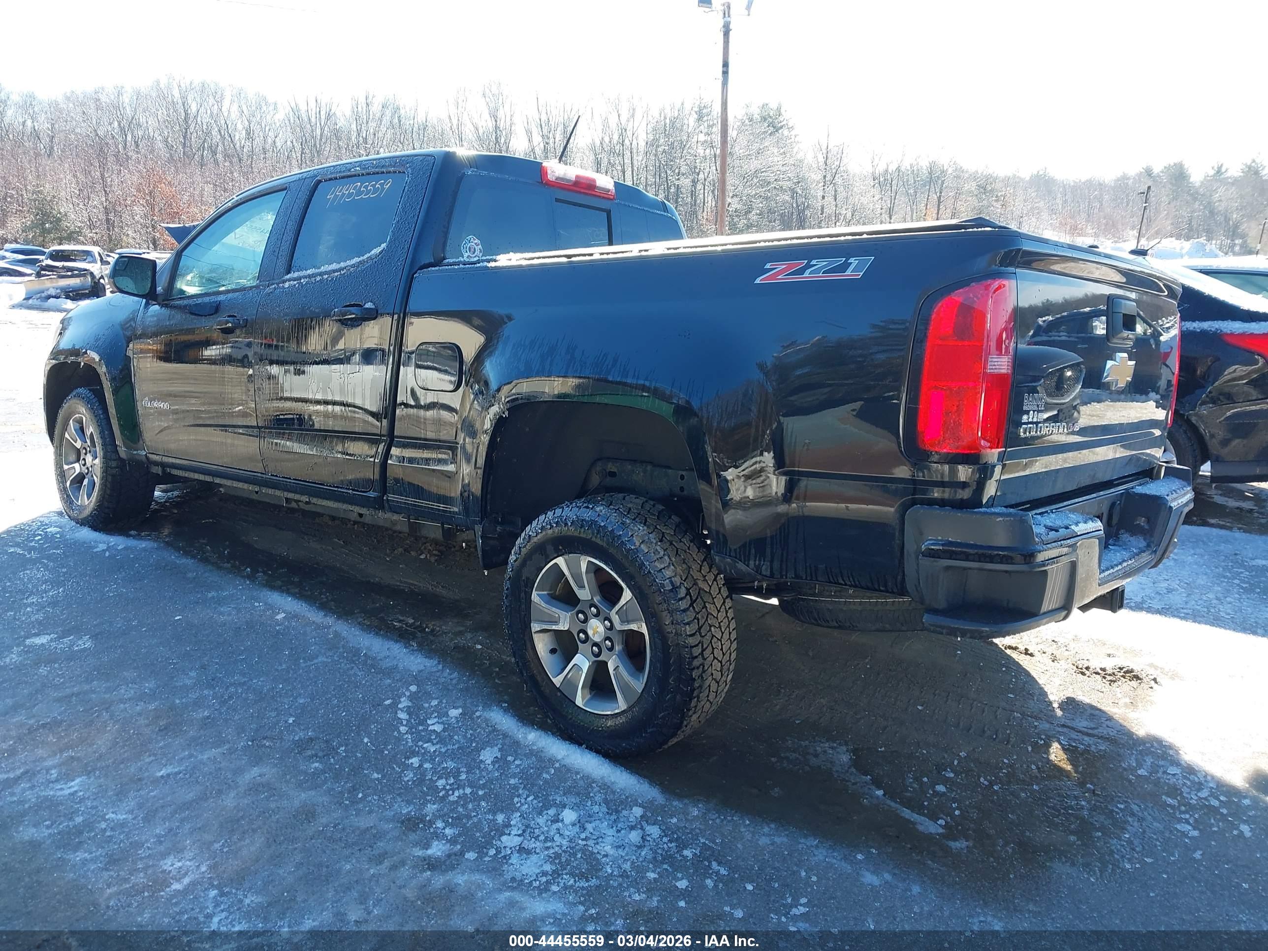 CHEVROLET COLORADO image 3