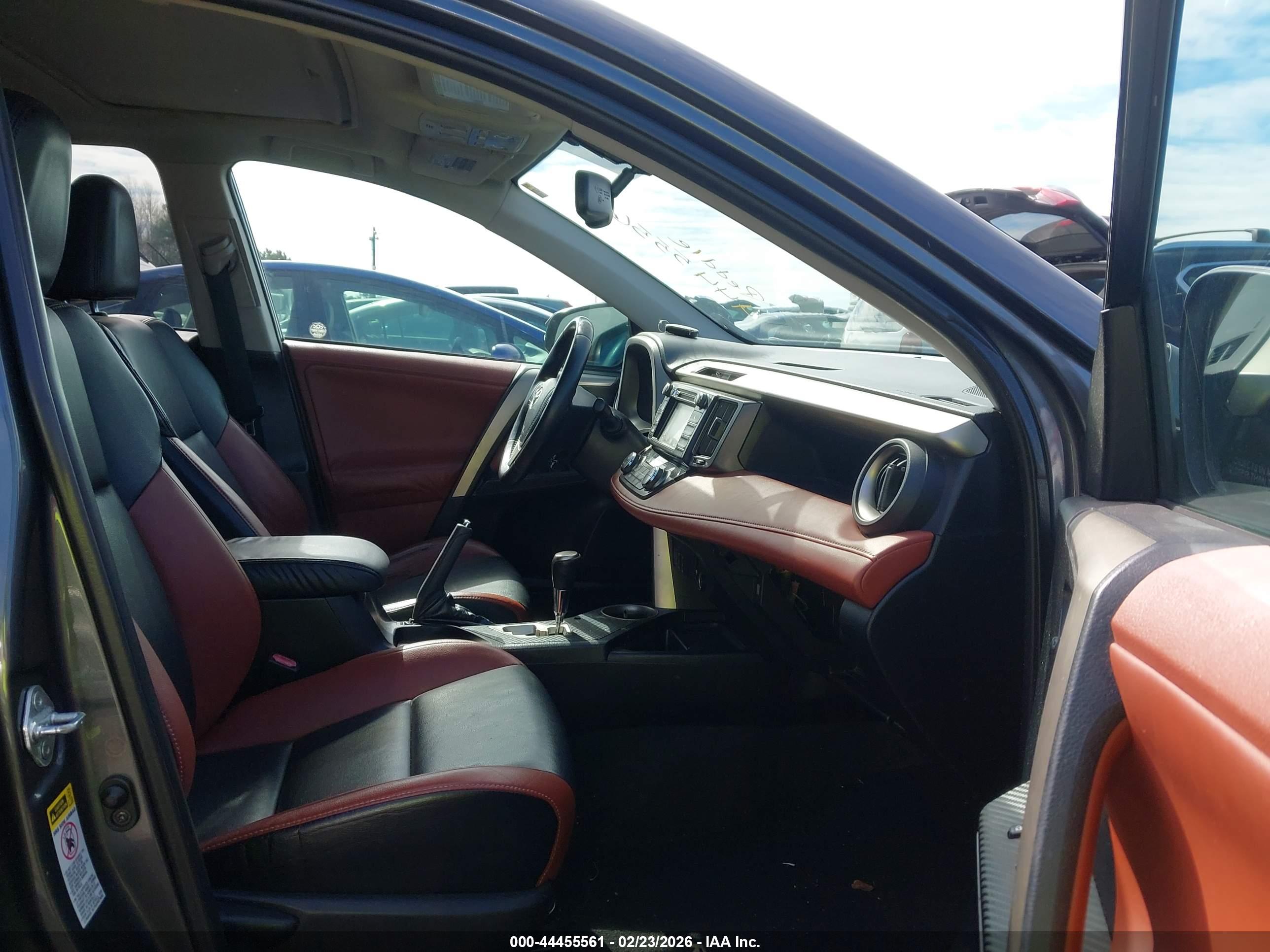 TOYOTA RAV4 image 5