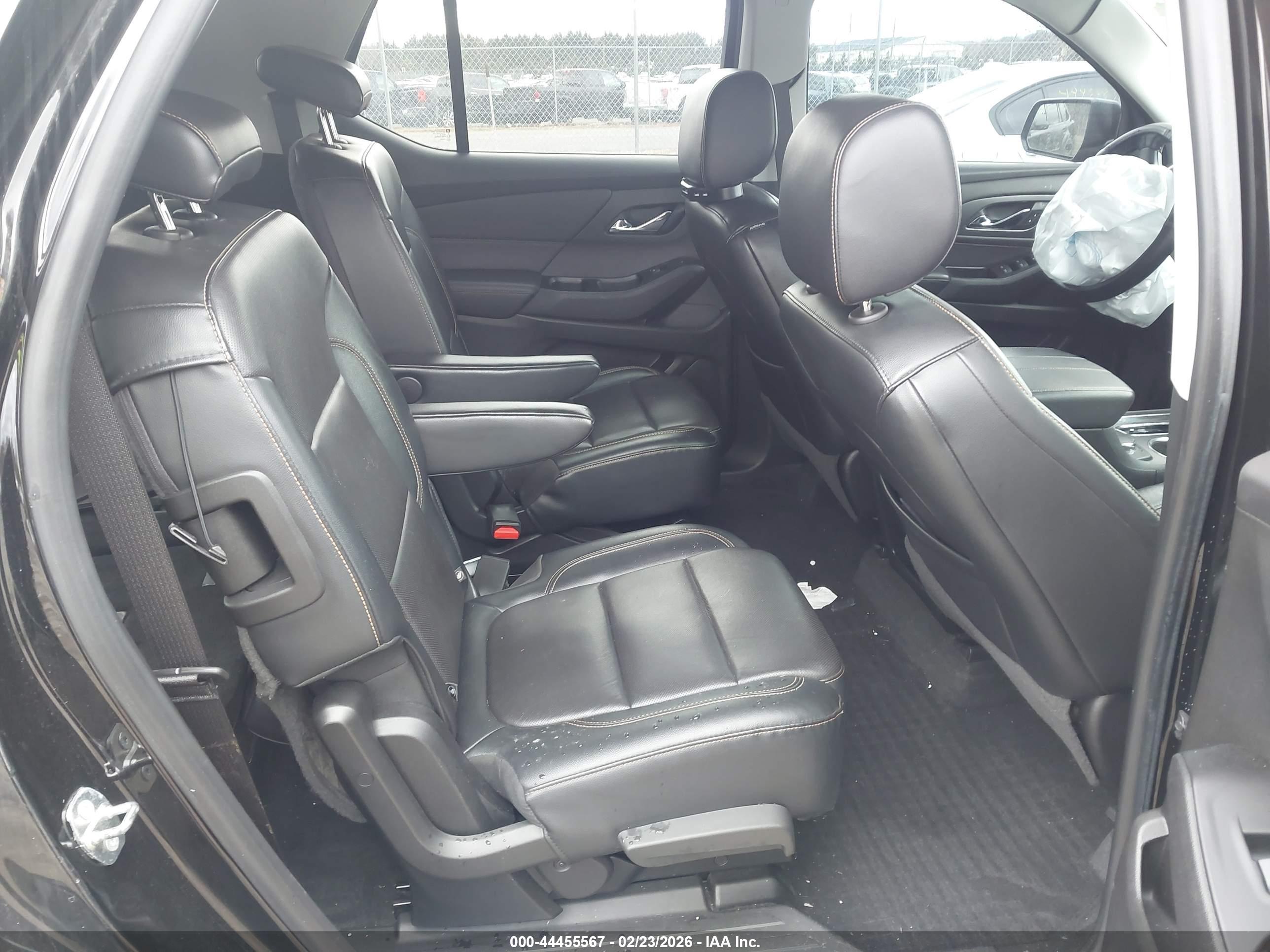 CHEVROLET TRAVERSE image 8
