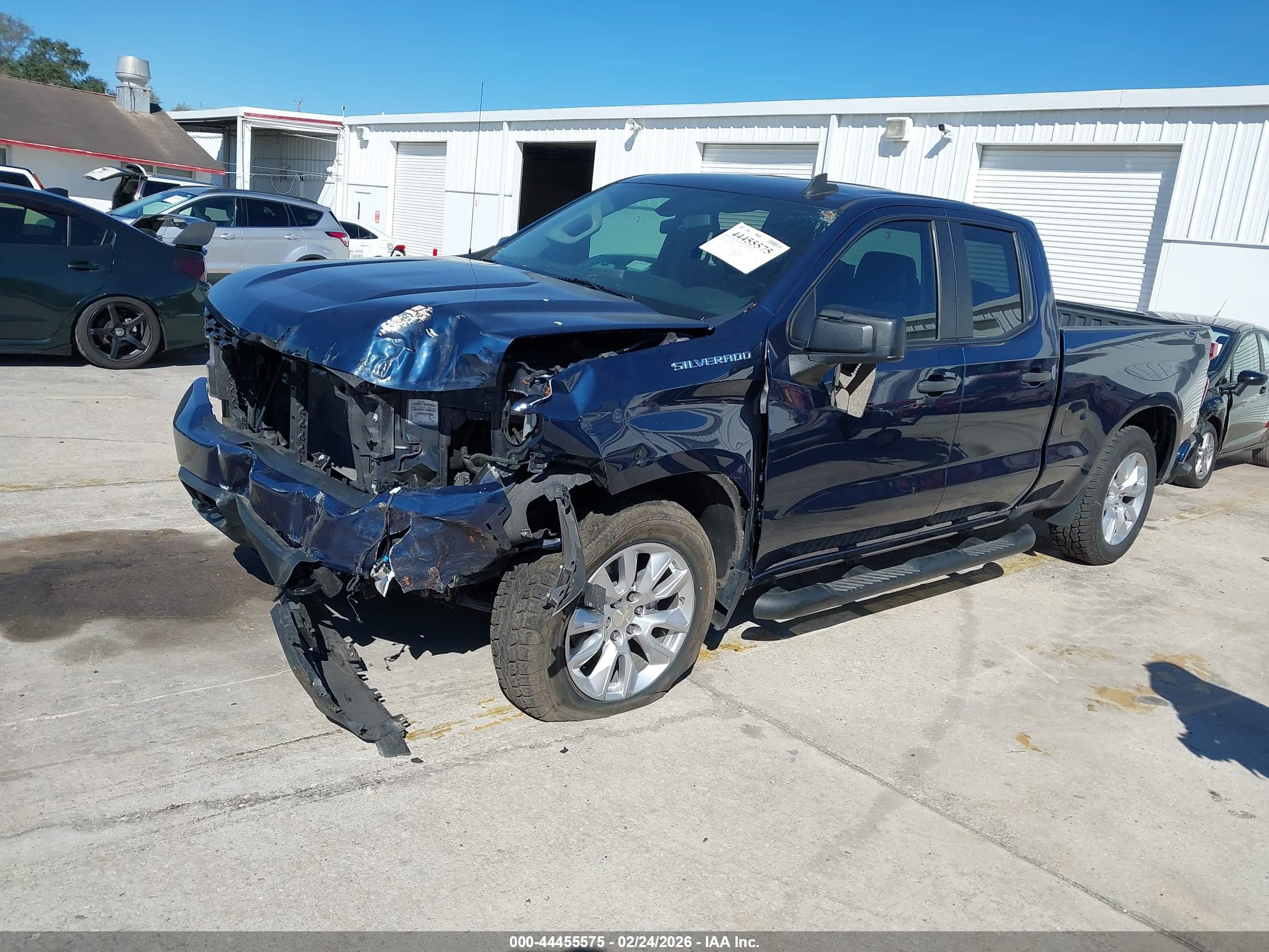 CHEVROLET SILVERADO image 2