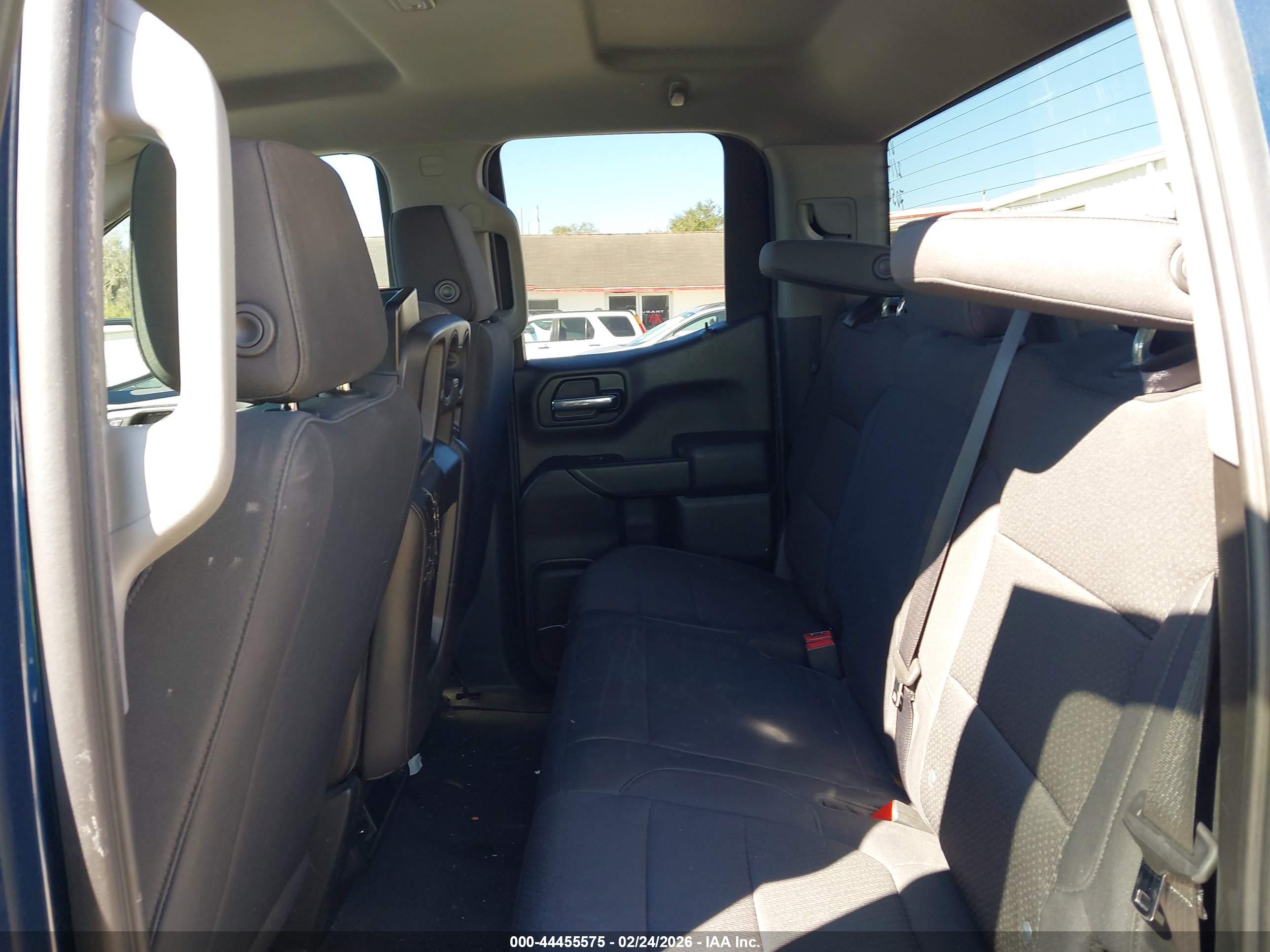 CHEVROLET SILVERADO image 8