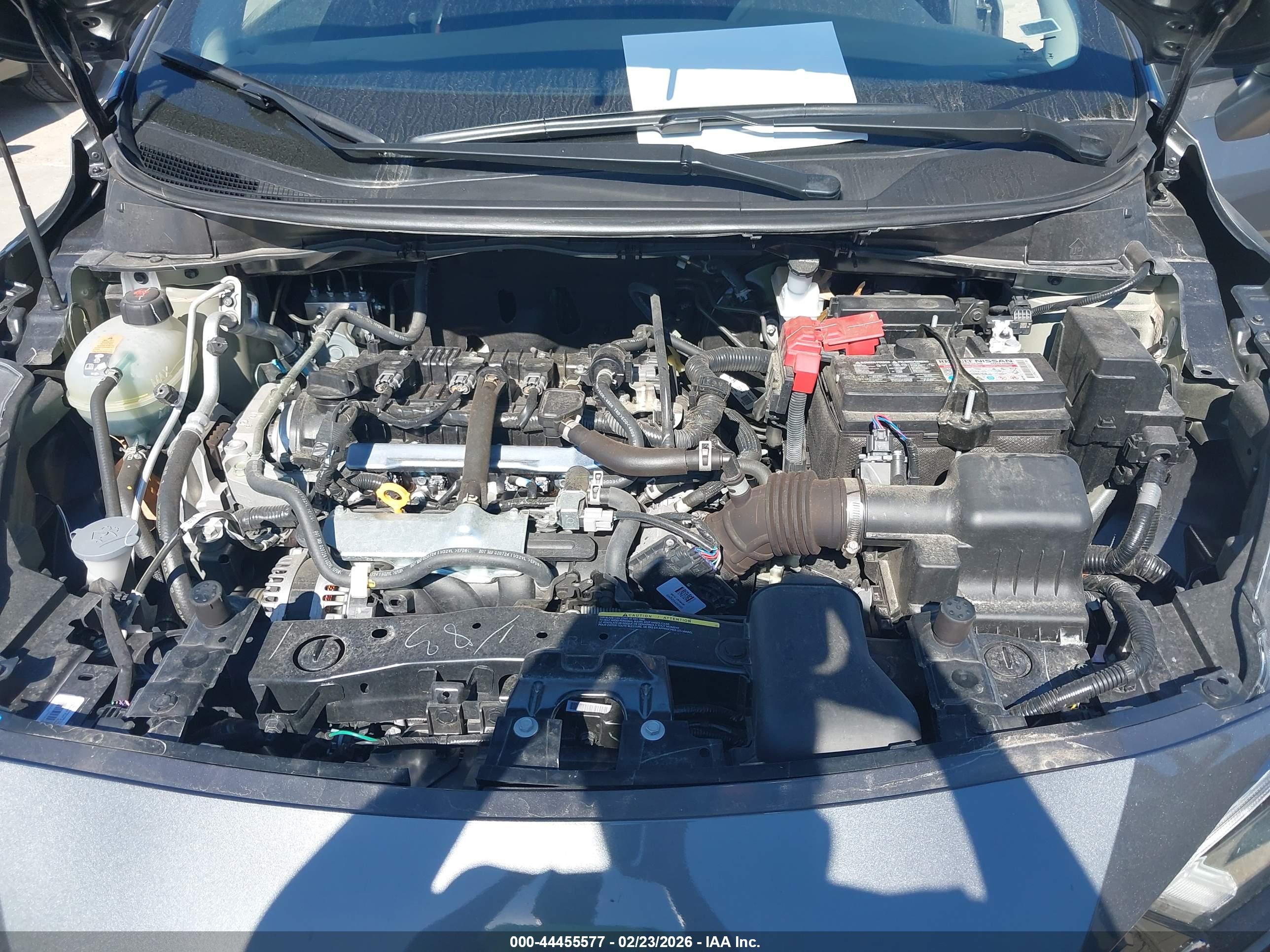 NISSAN VERSA image 10
