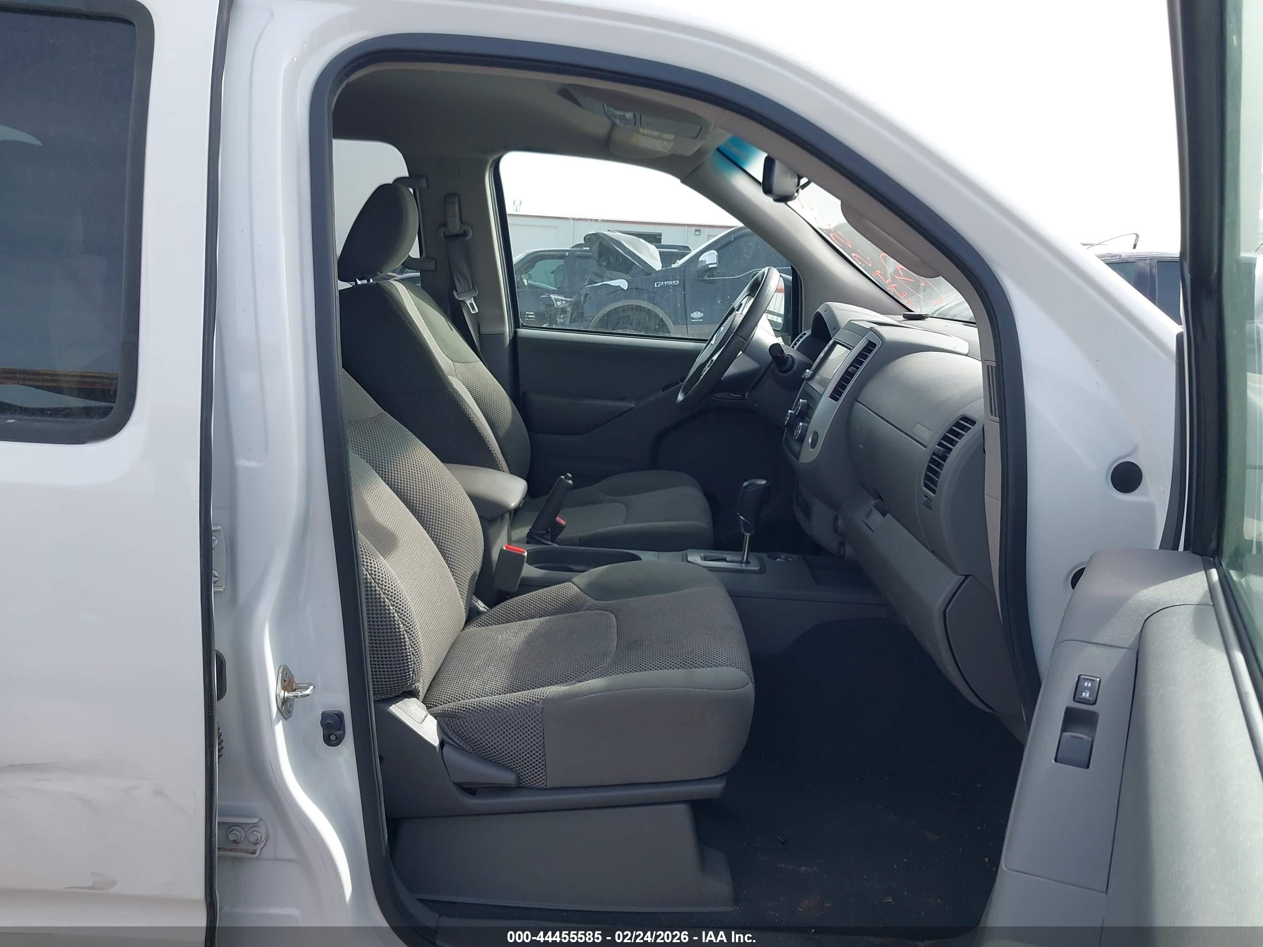 NISSAN FRONTIER image 5