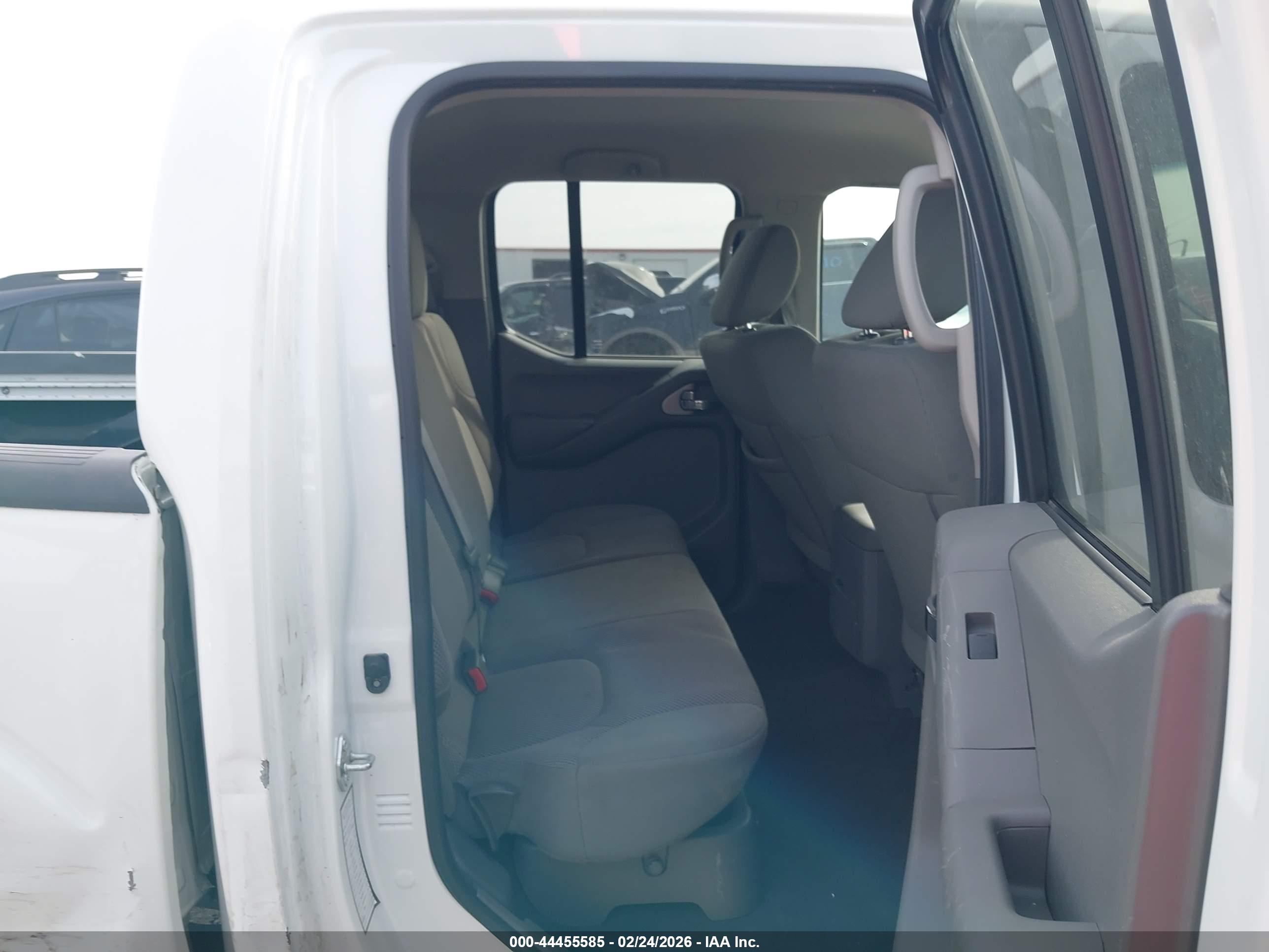 NISSAN FRONTIER image 8
