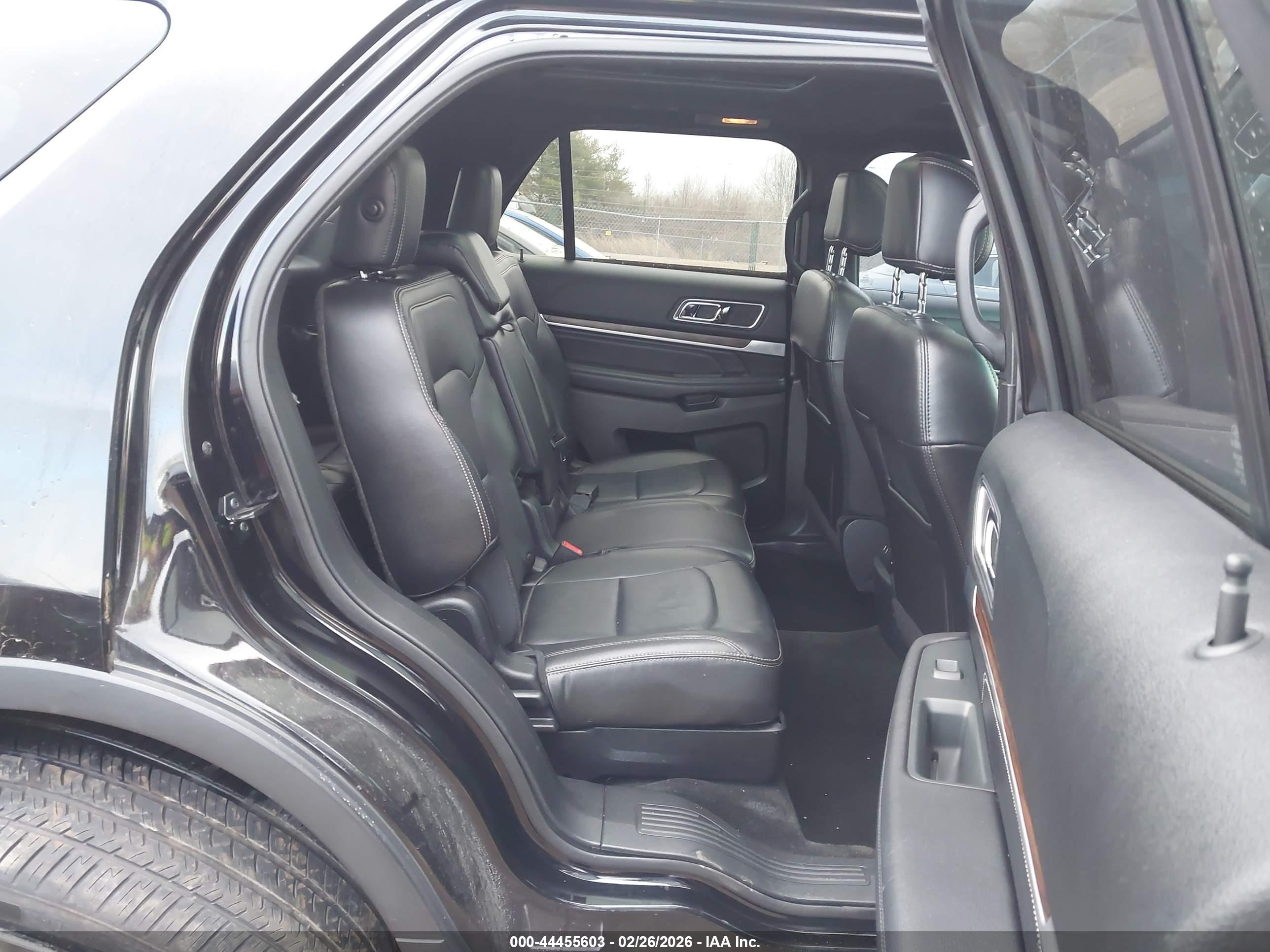FORD EXPLORER image 8