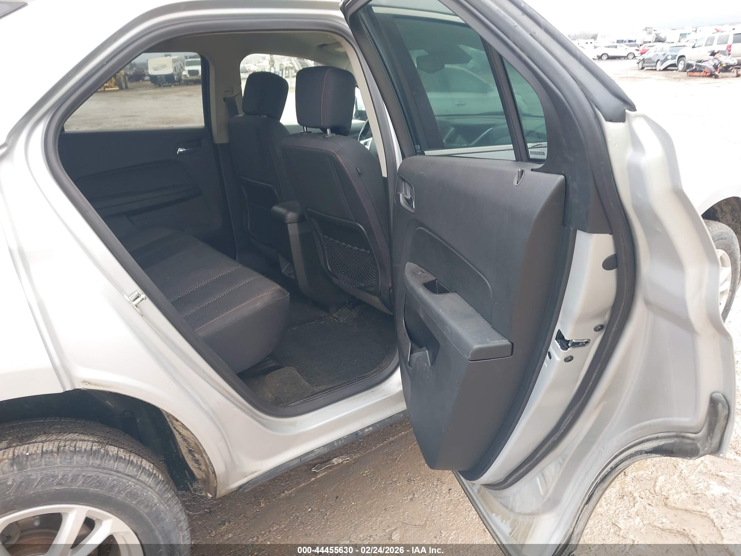 CHEVROLET EQUINOX image 8
