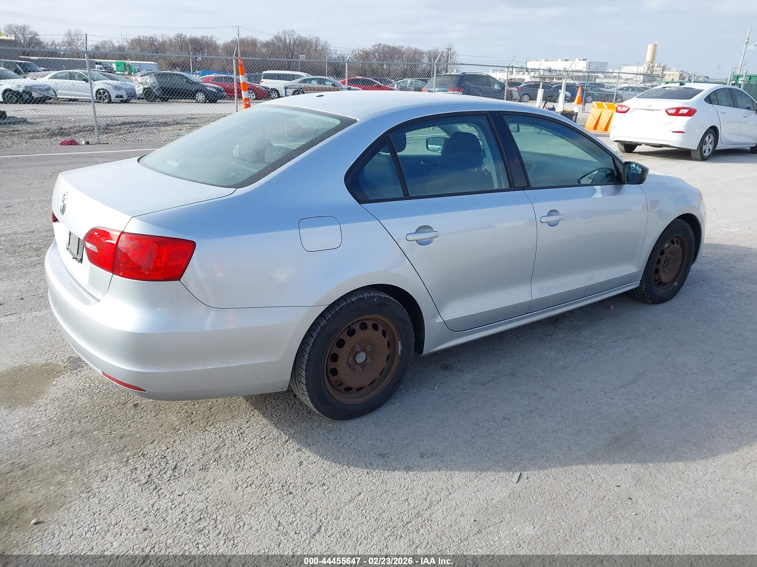 VOLKSWAGEN JETTA image 4