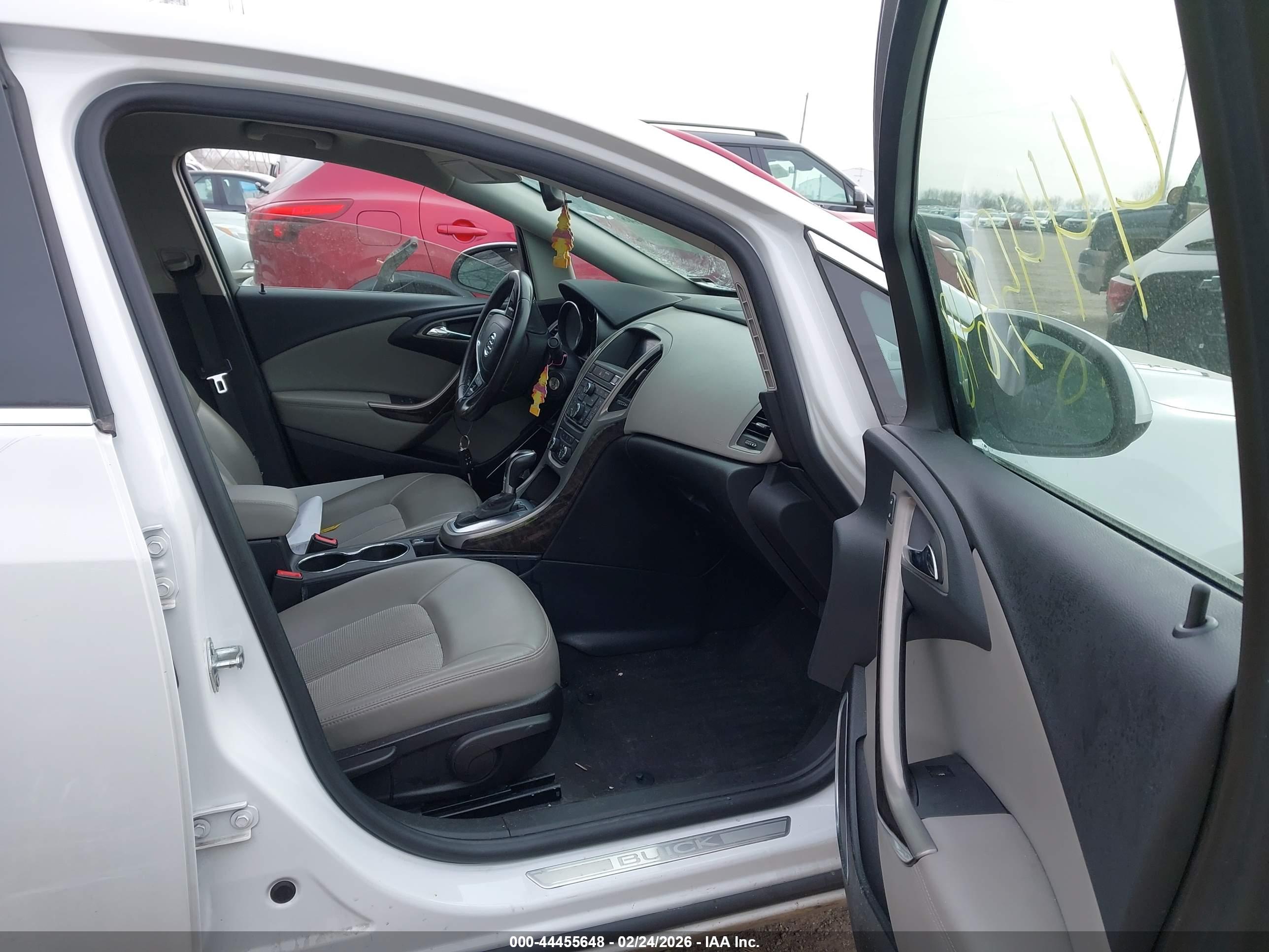 BUICK VERANO image 5