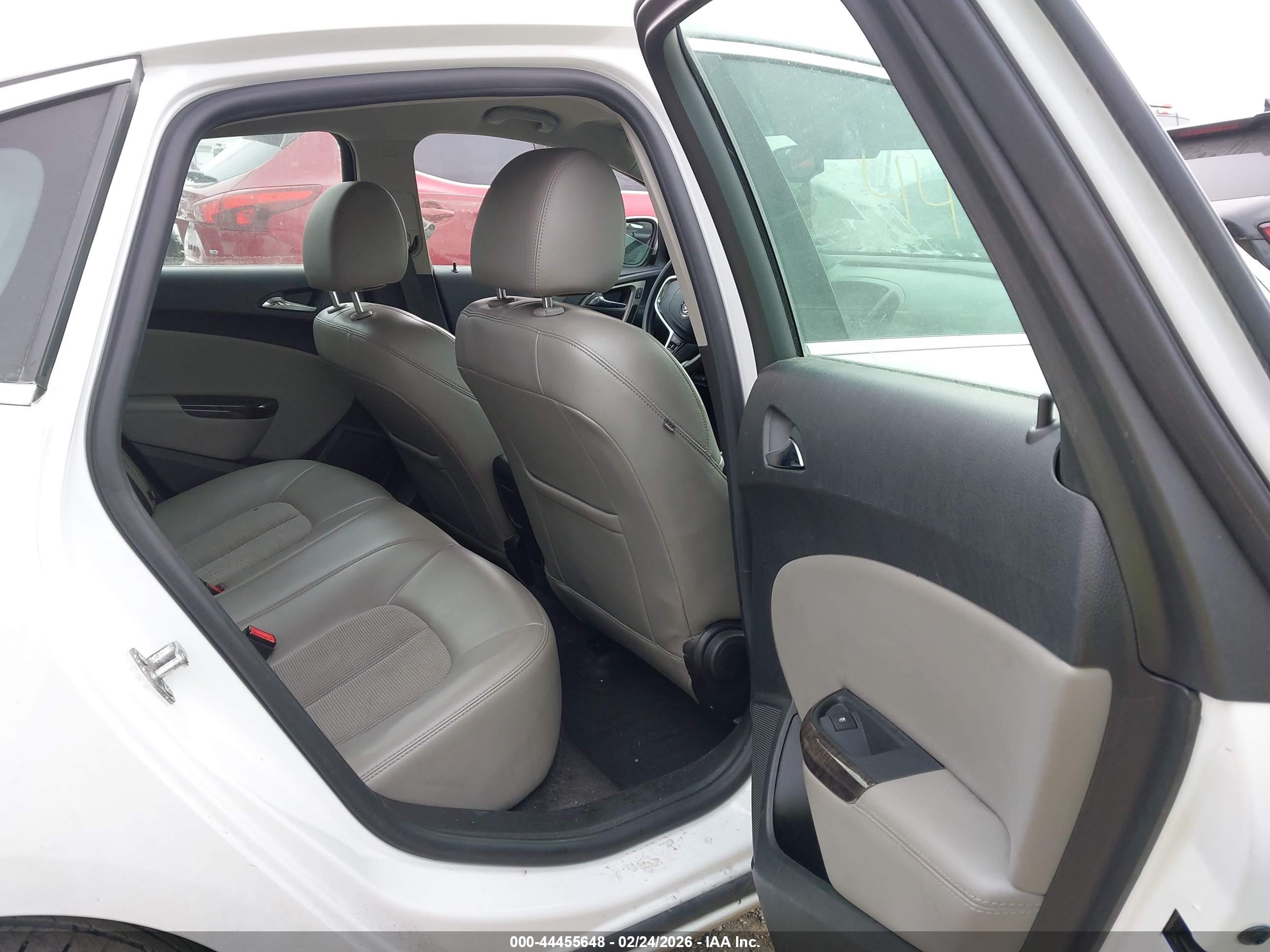 BUICK VERANO image 8