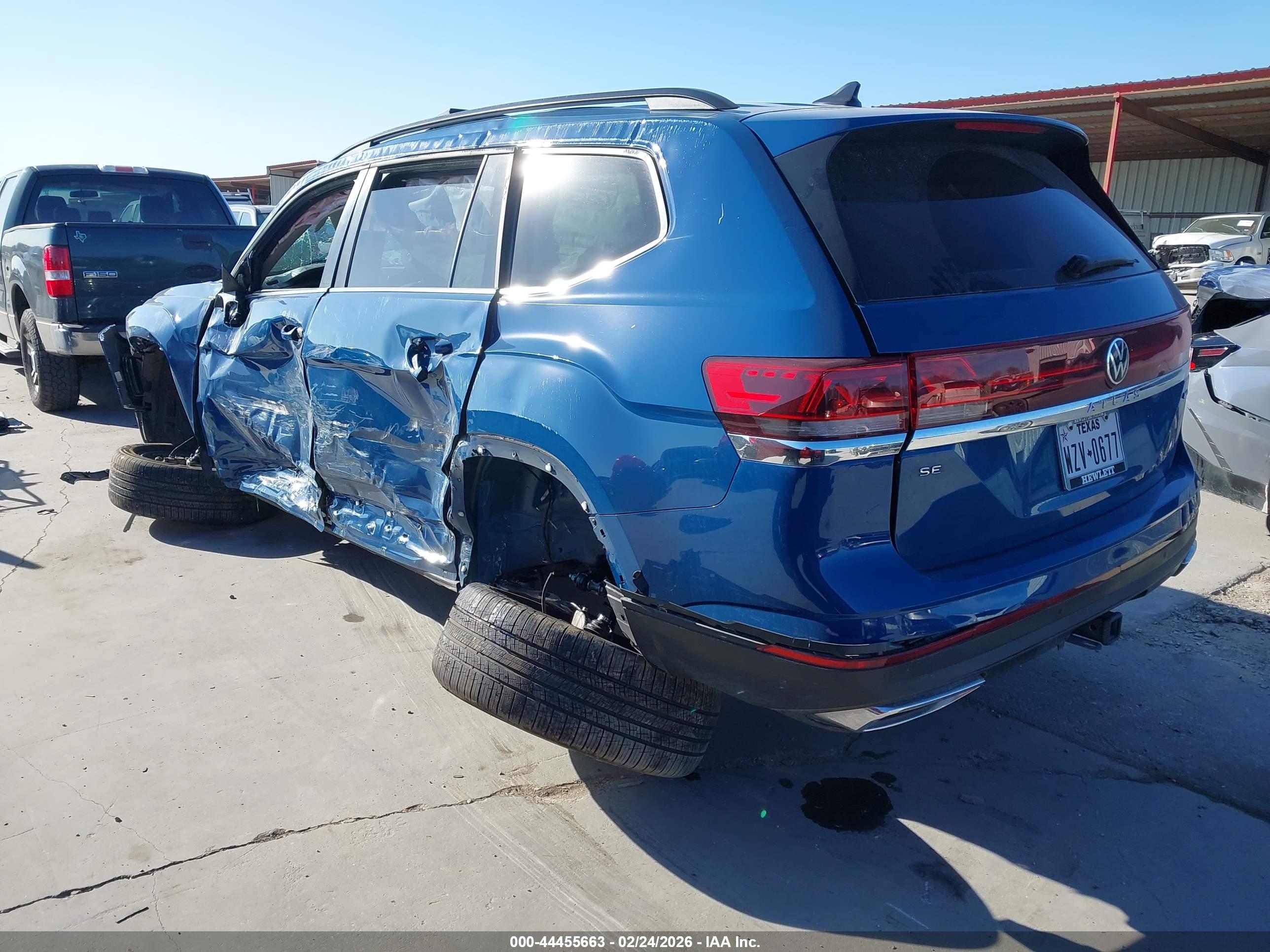 VOLKSWAGEN ATLAS image 3