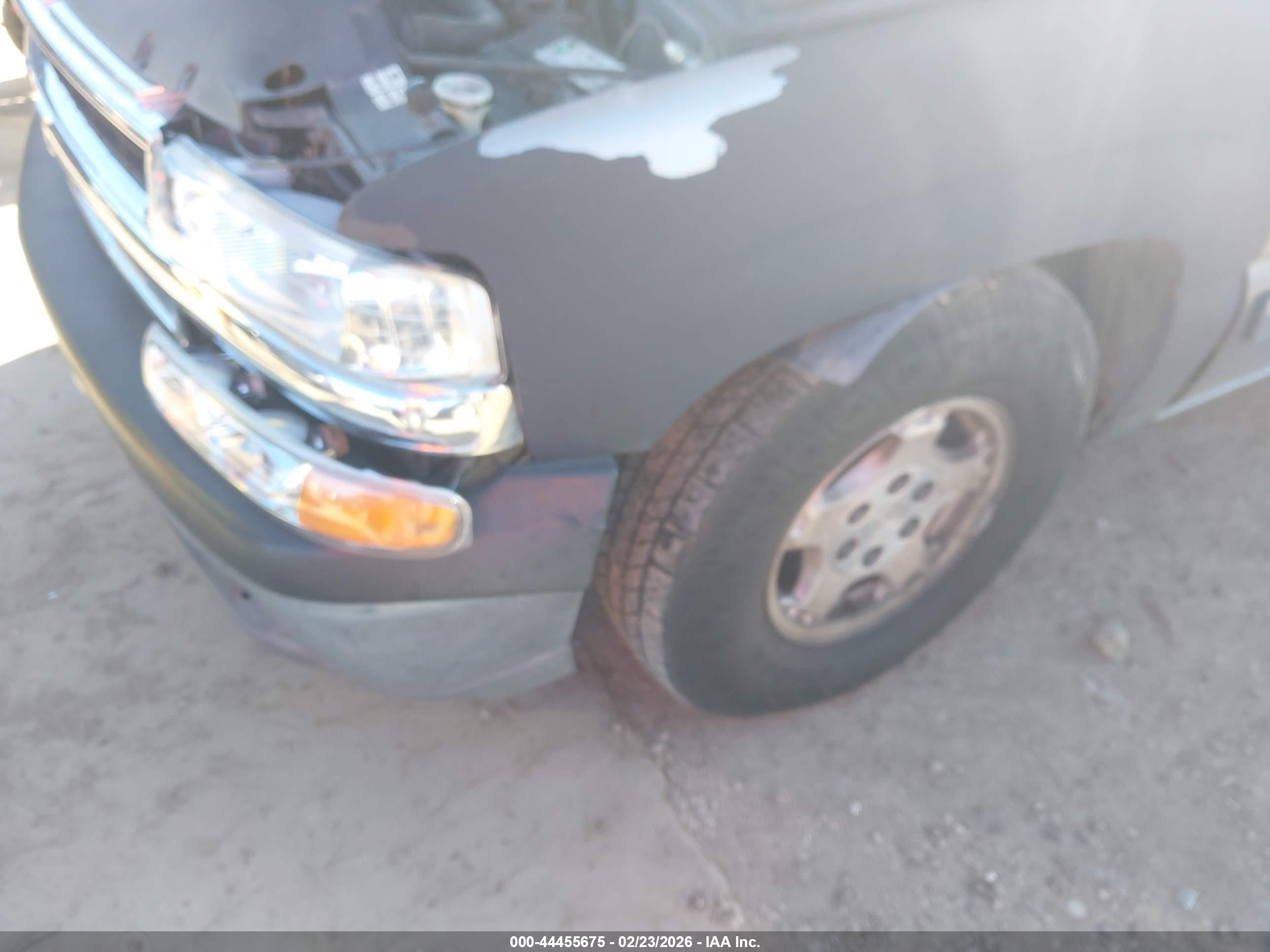CHEVROLET SILVERADO image 6