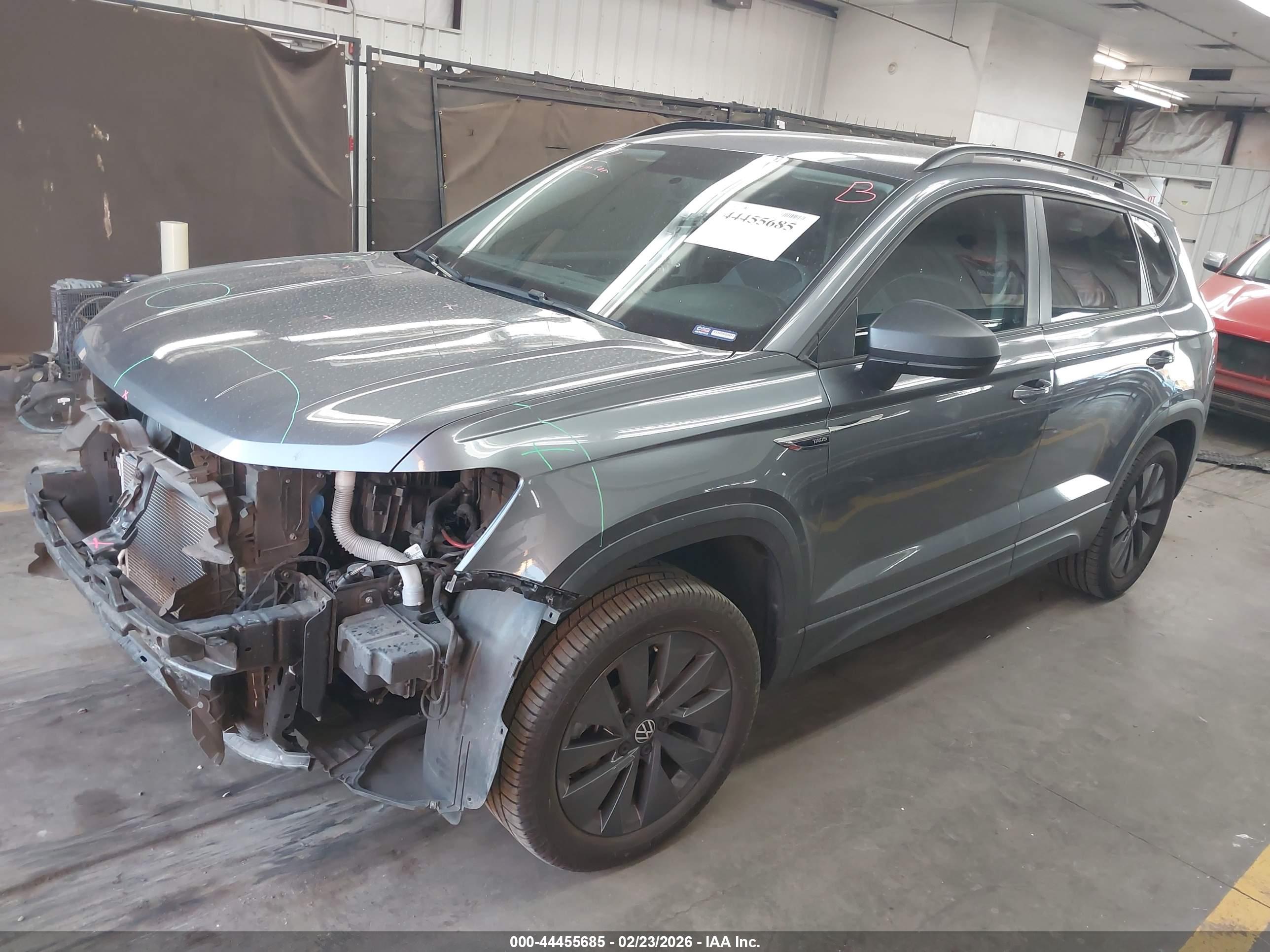 VOLKSWAGEN TAOS image 2