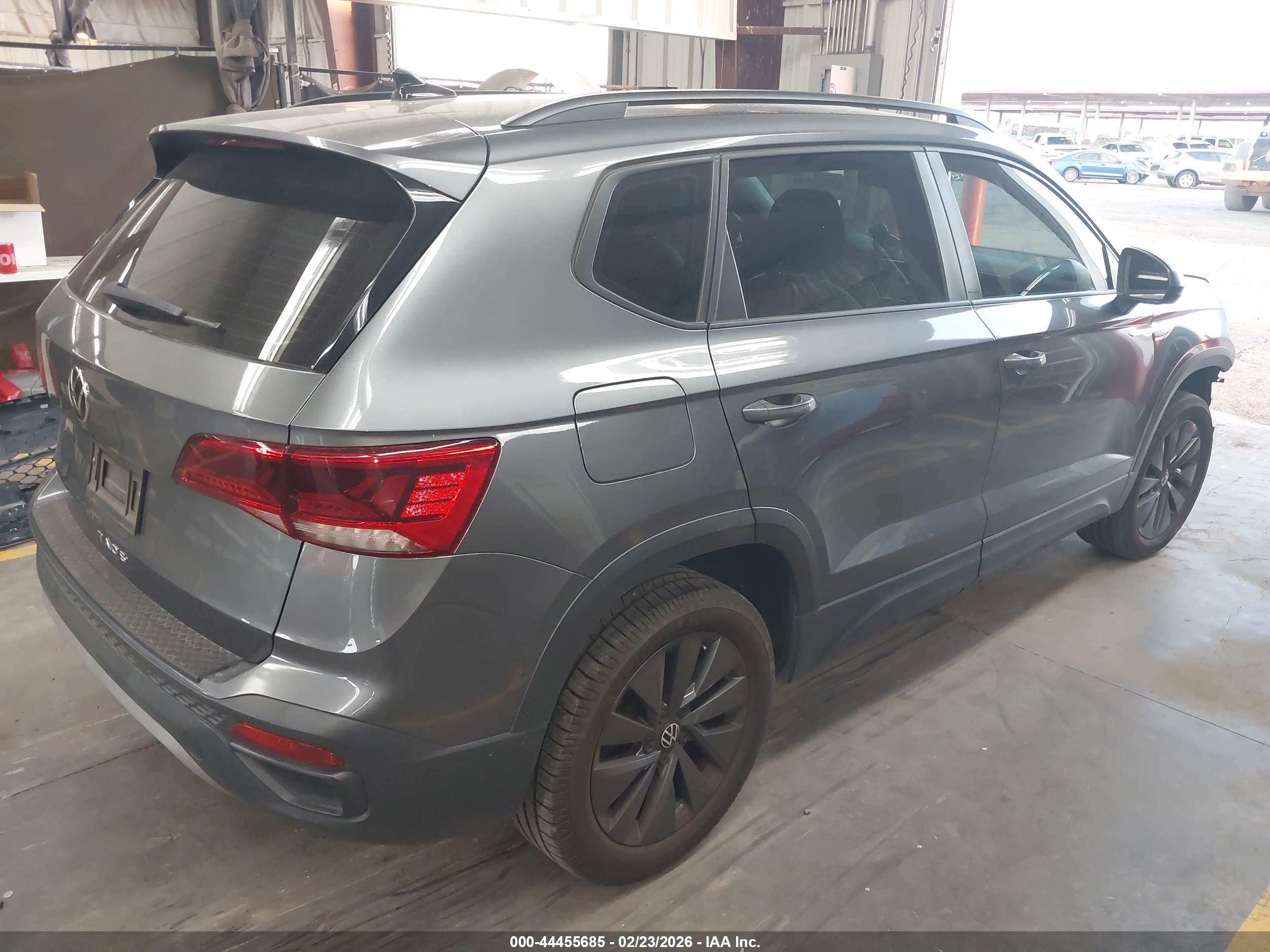 VOLKSWAGEN TAOS image 4