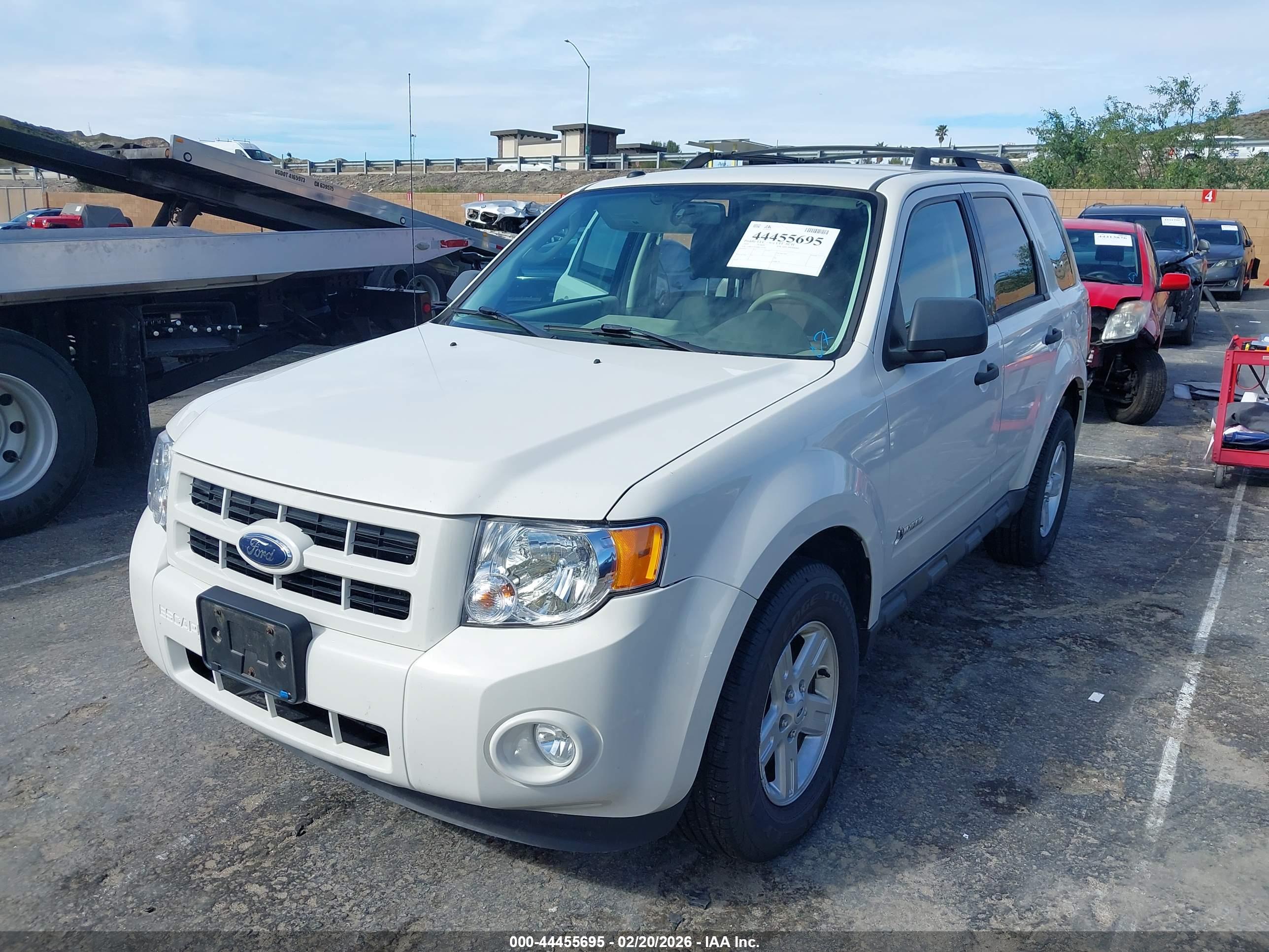 FORD ESCAPE image 2