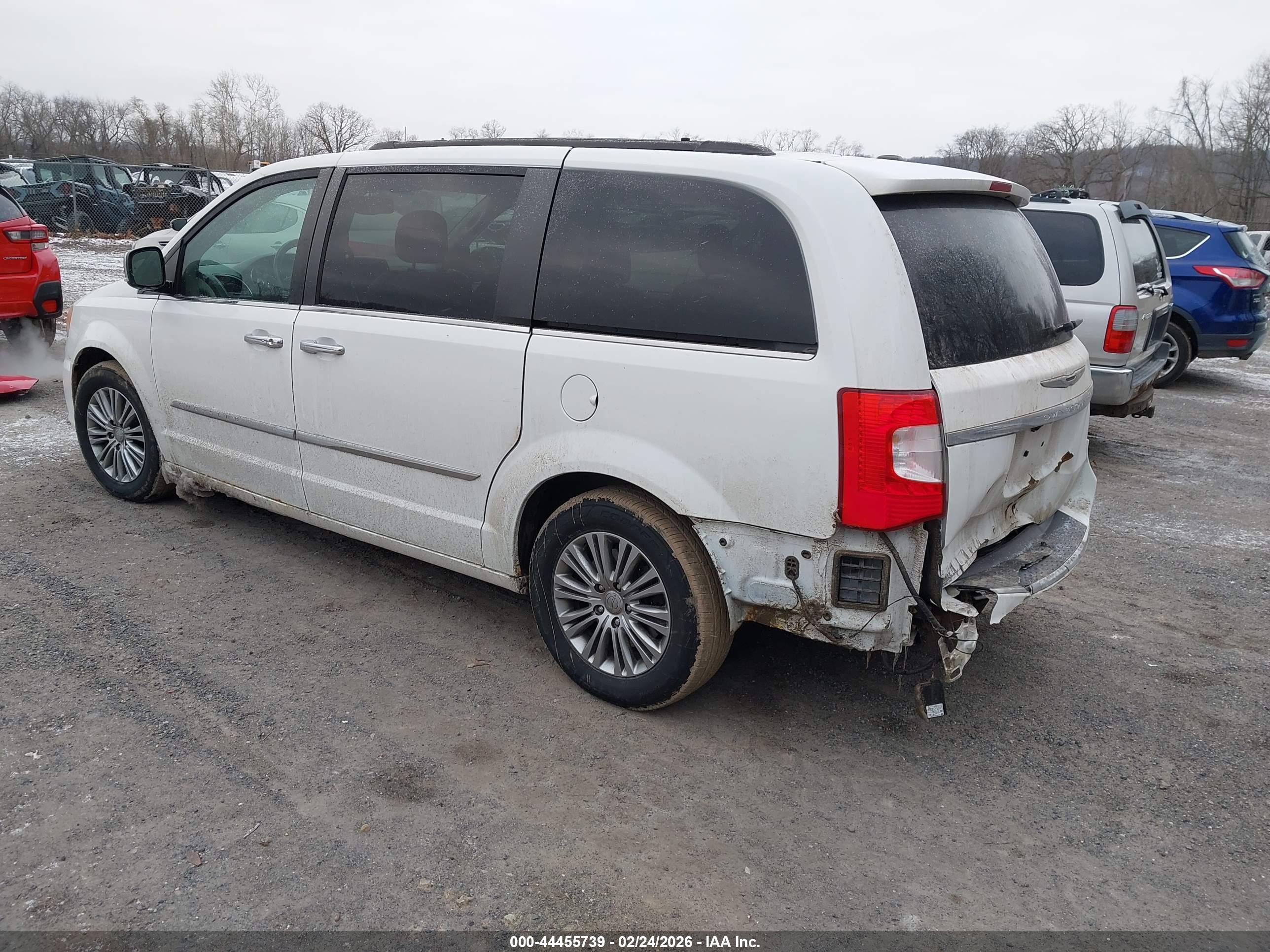 CHRYSLER TOWN image 3