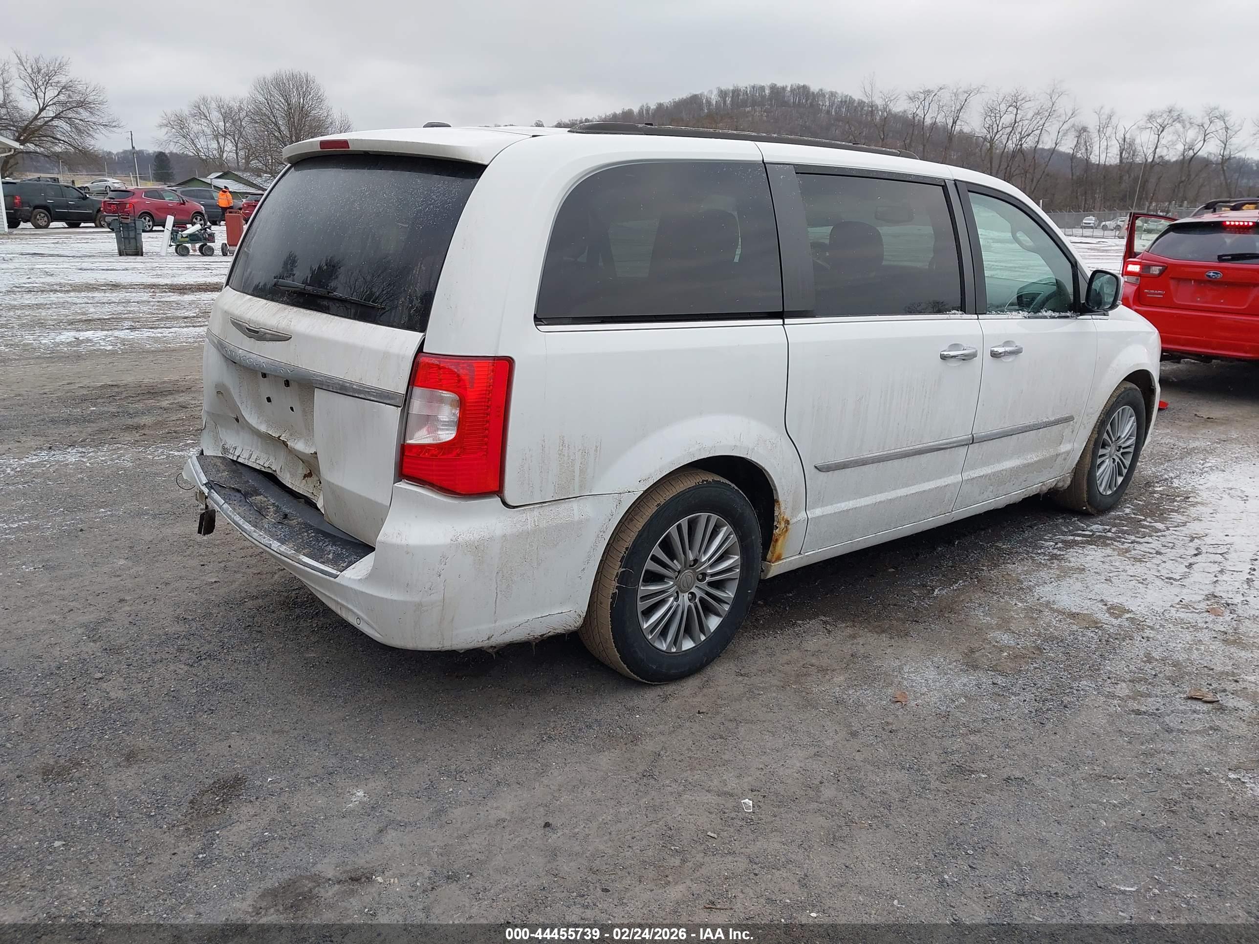 CHRYSLER TOWN image 4