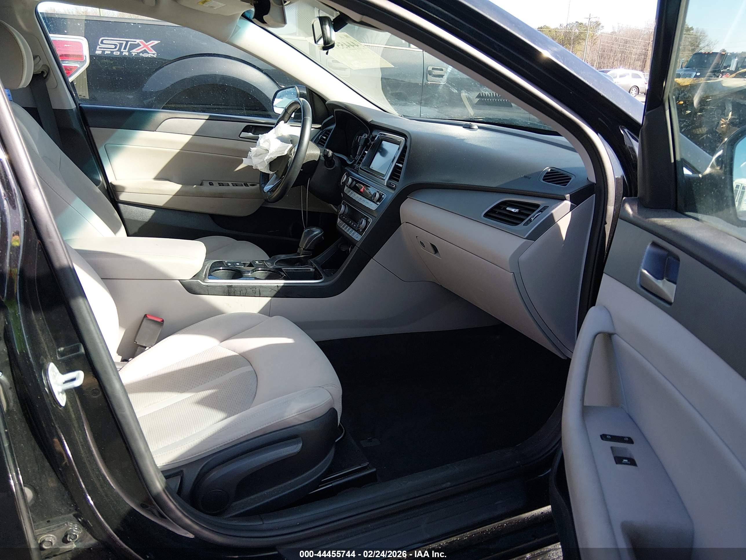 HYUNDAI SONATA image 5