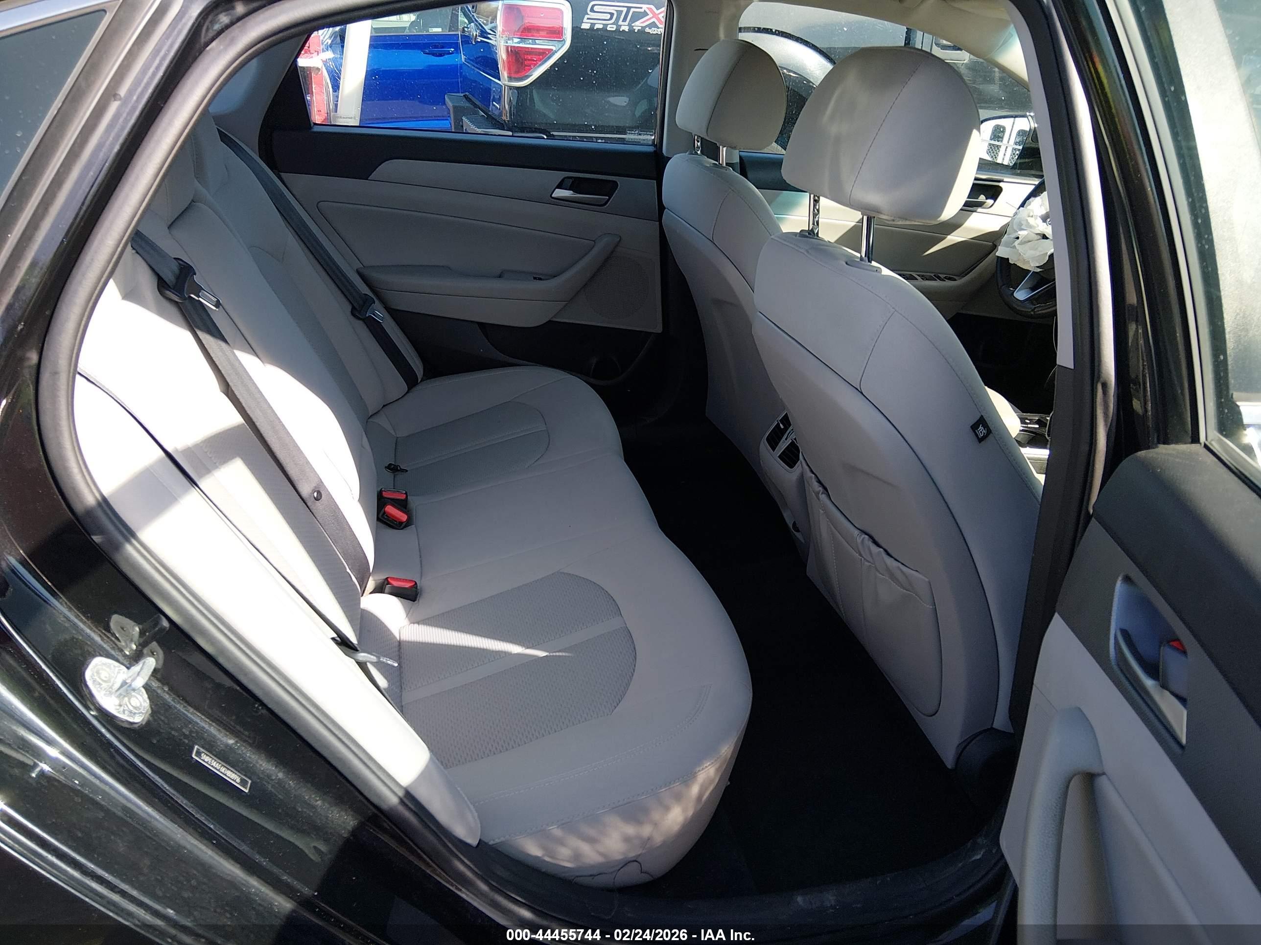 HYUNDAI SONATA image 8