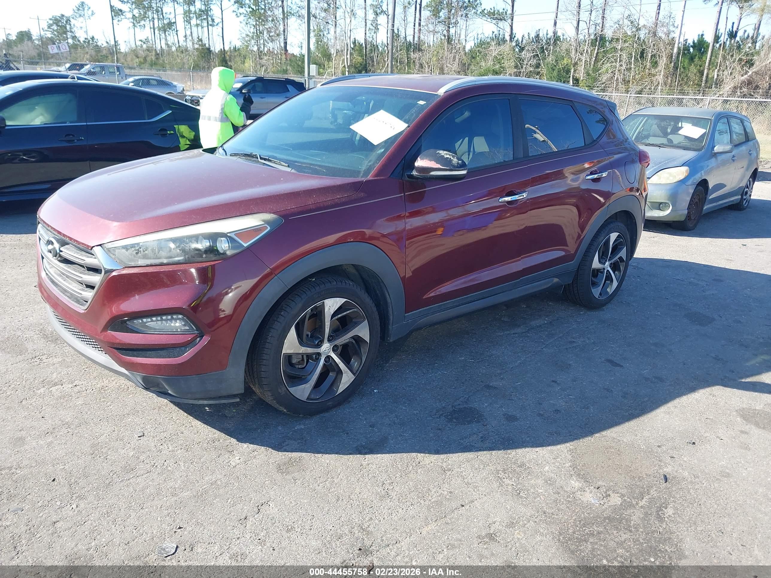 HYUNDAI TUCSON image 2