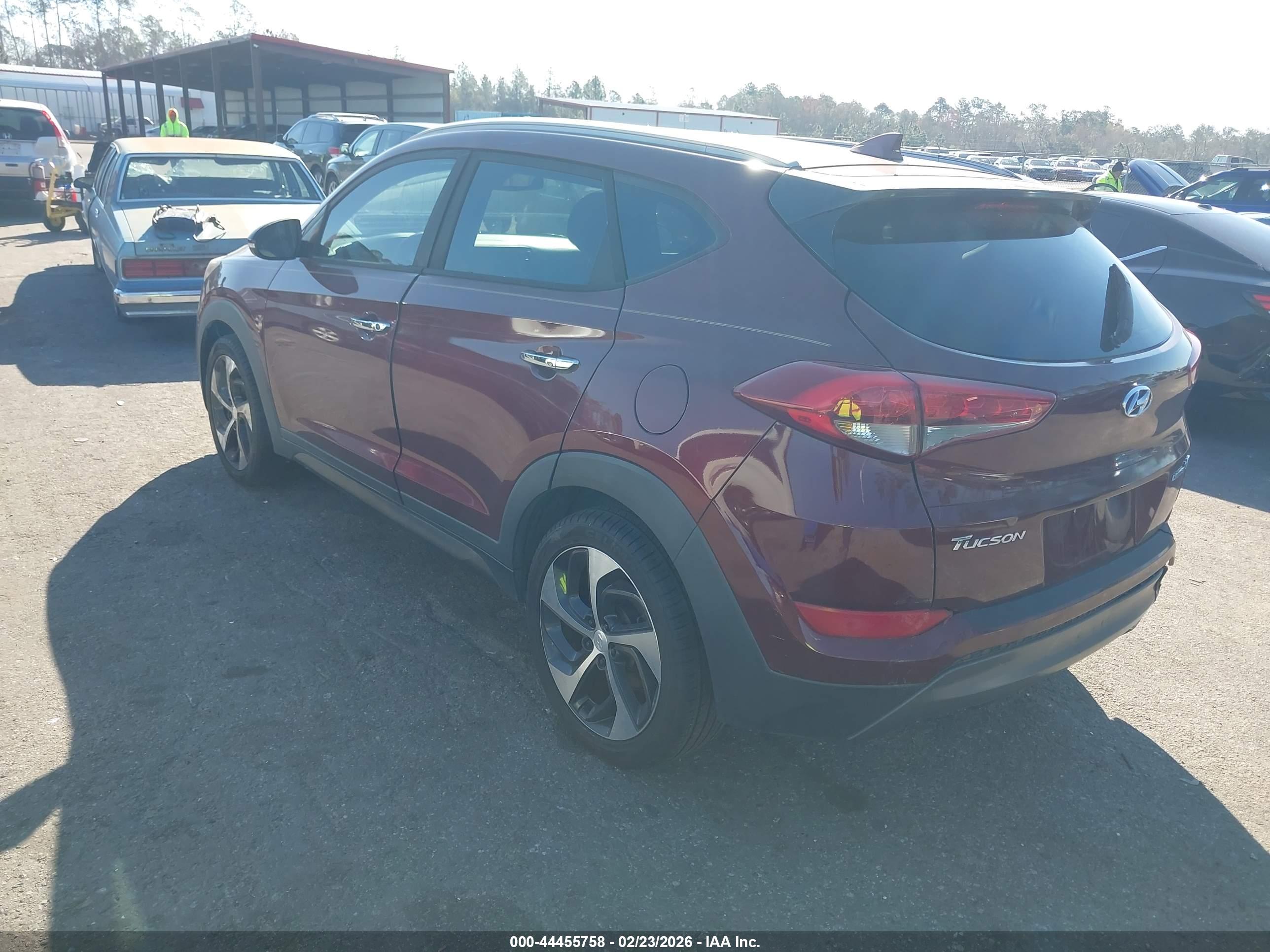 HYUNDAI TUCSON image 3