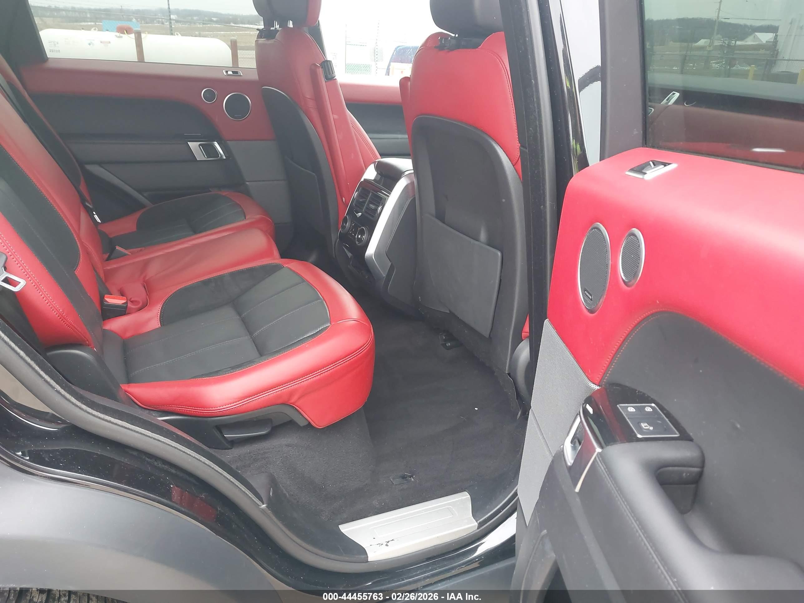 LAND ROVER image 8