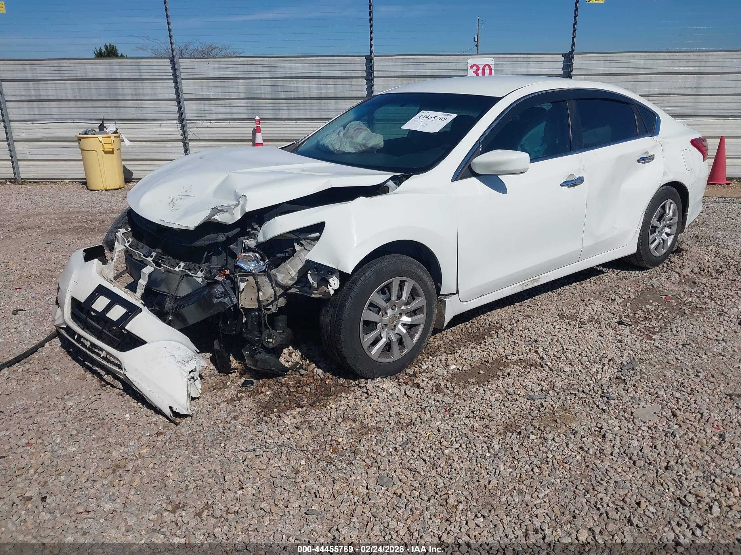 NISSAN ALTIMA image 2