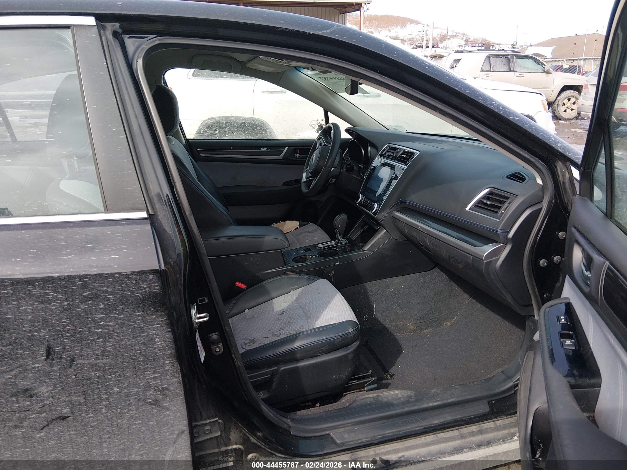 SUBARU LEGACY image 5