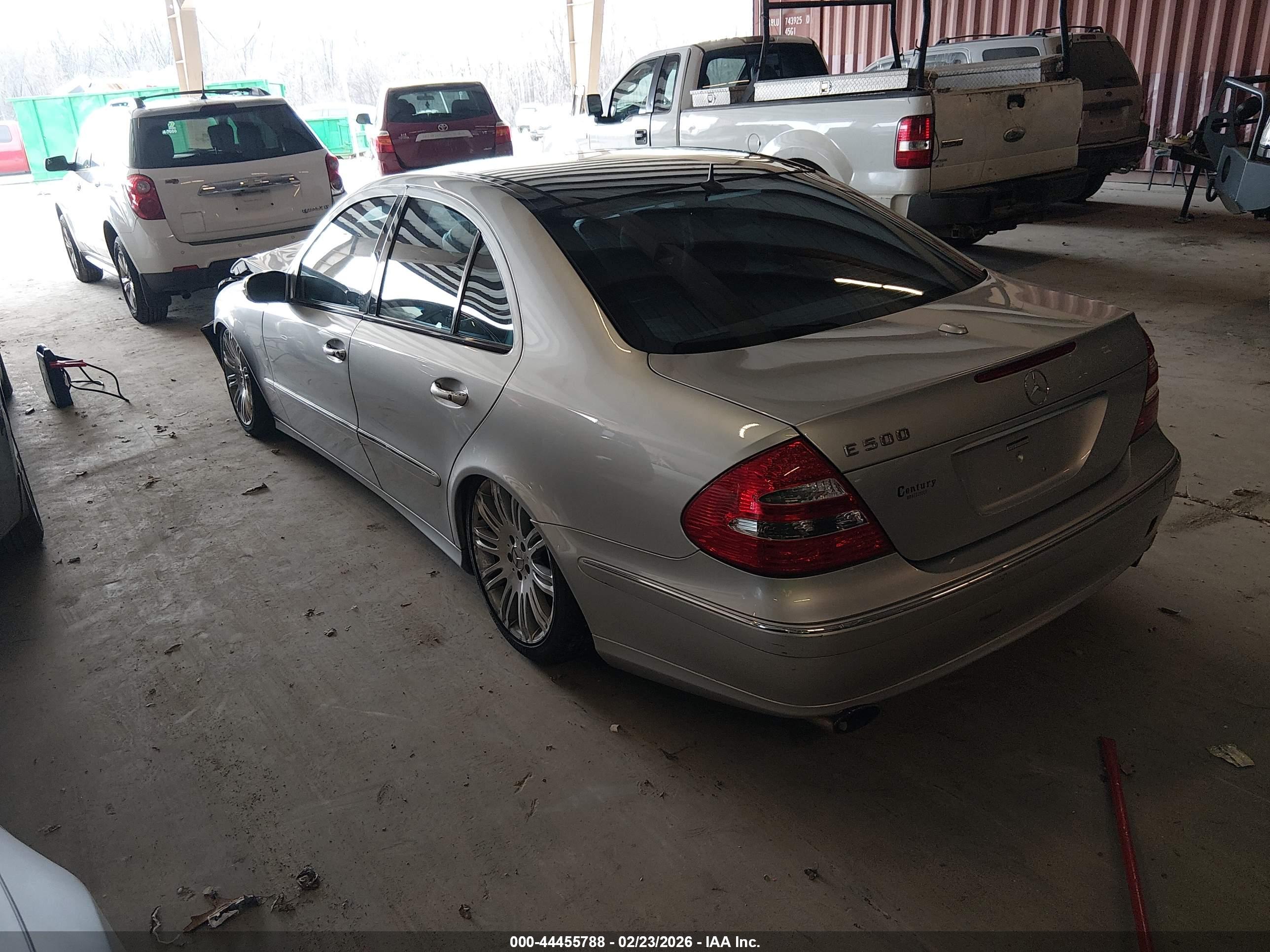 MERCEDES-BENZ E image 3