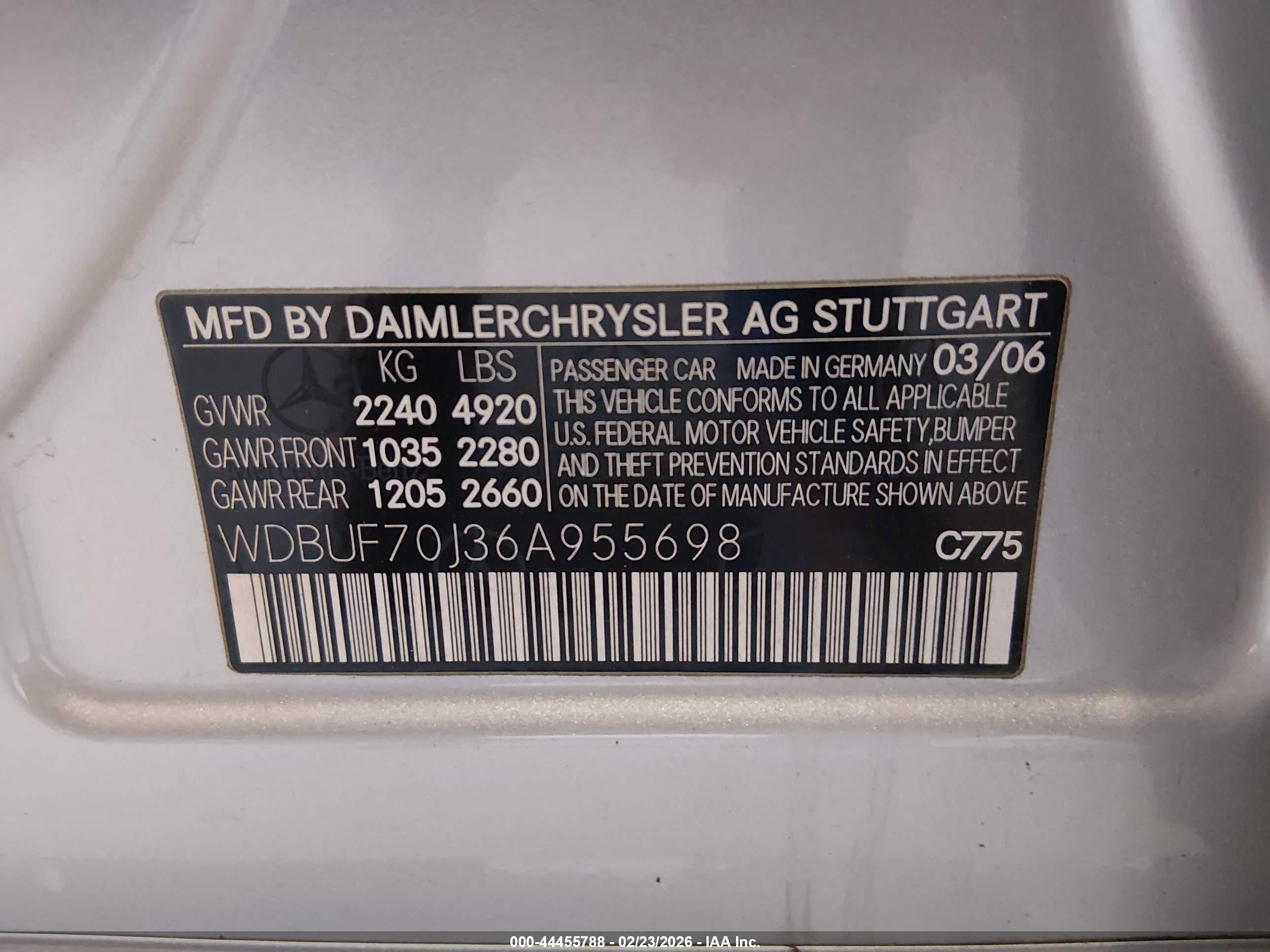 MERCEDES-BENZ E image 9