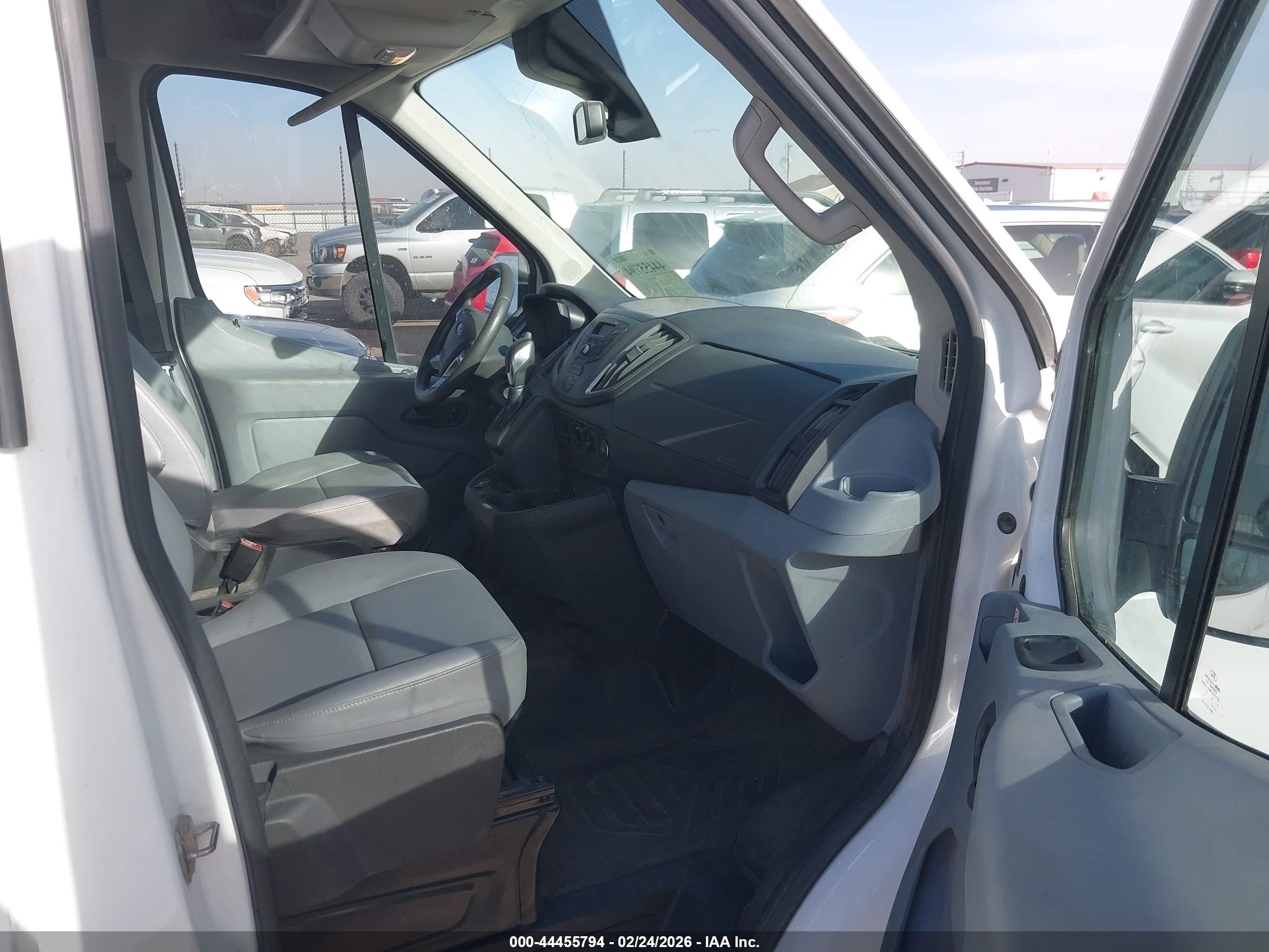 FORD TRANSIT-250 image 5