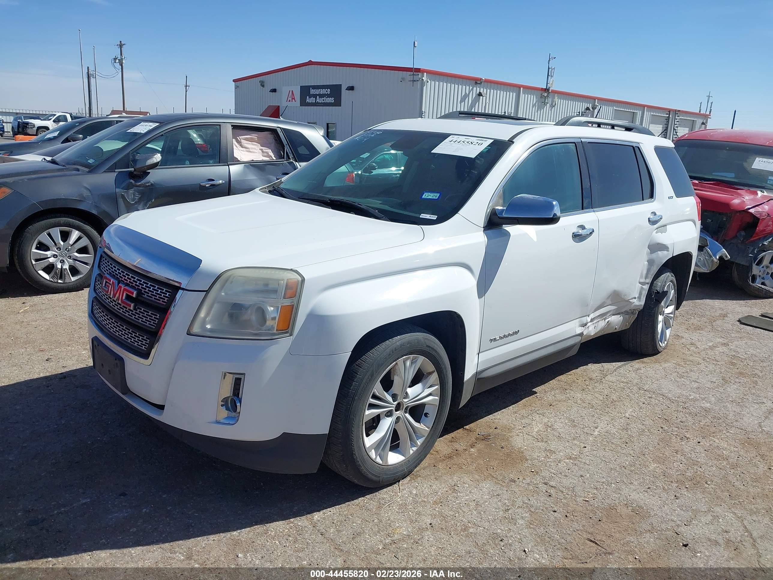 GMC TERRAIN image 2