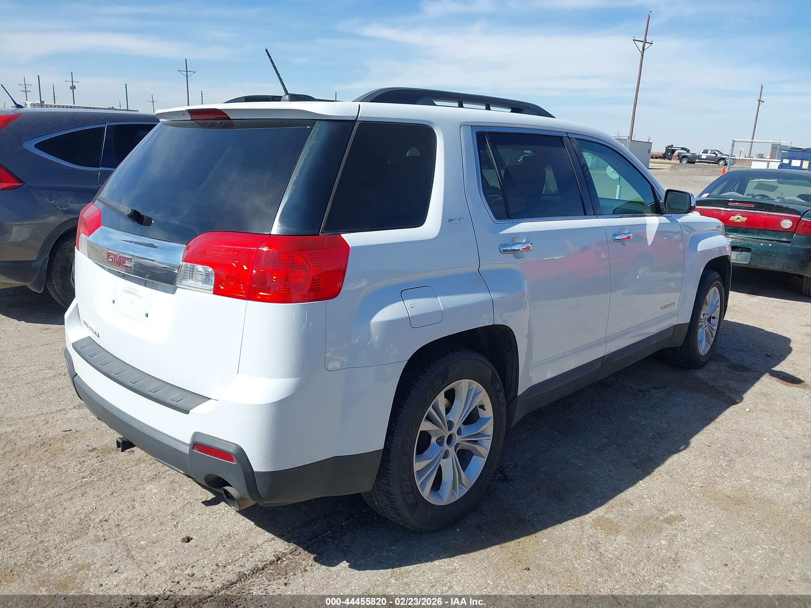 GMC TERRAIN image 4