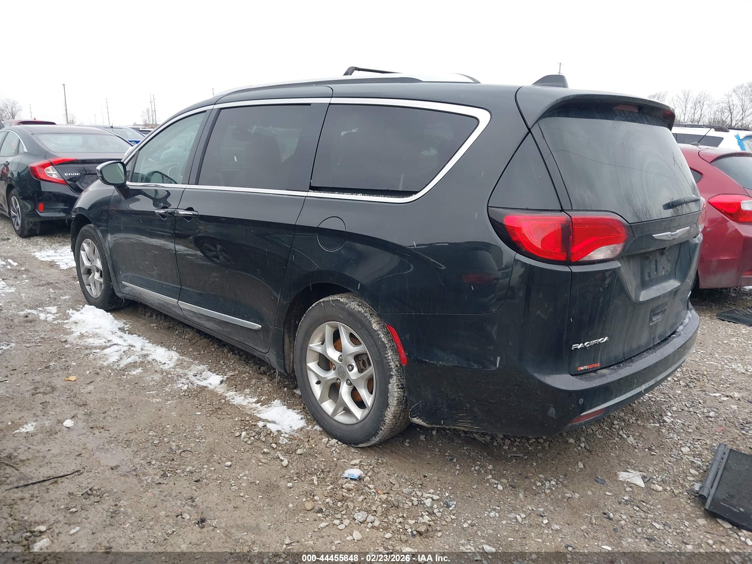 CHRYSLER PACIFICA image 3