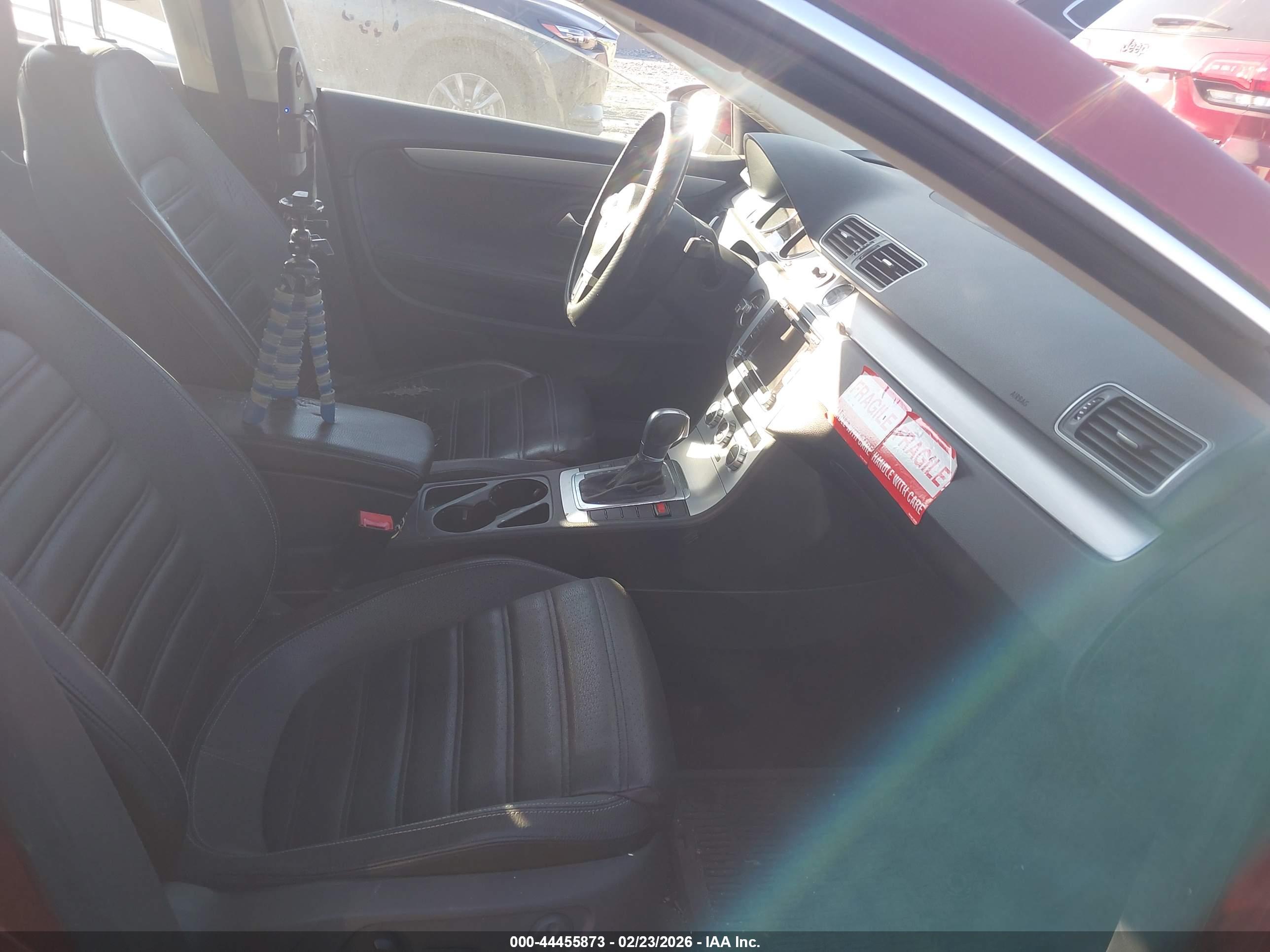 VOLKSWAGEN CC image 5