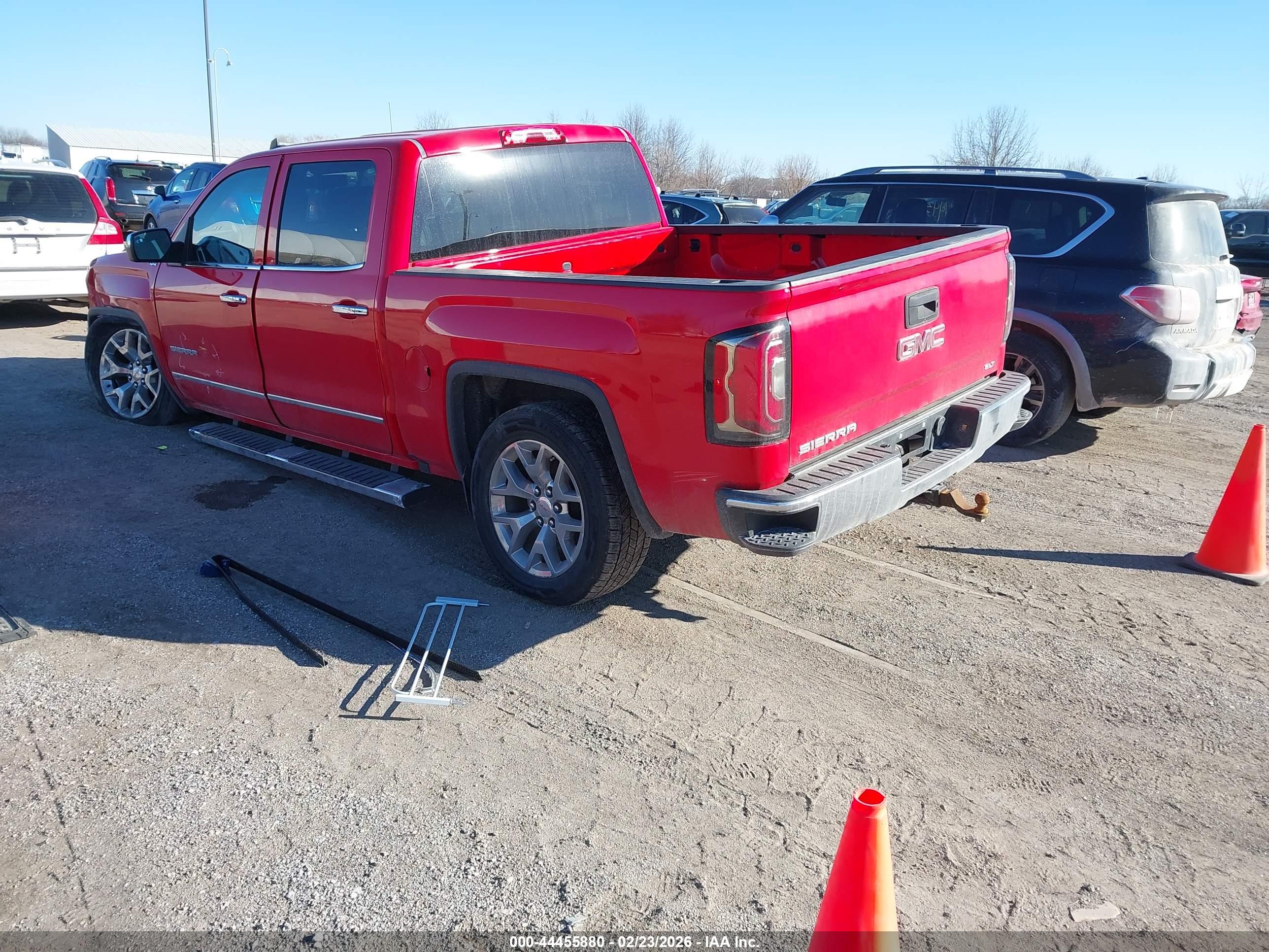 GMC SIERRA image 3