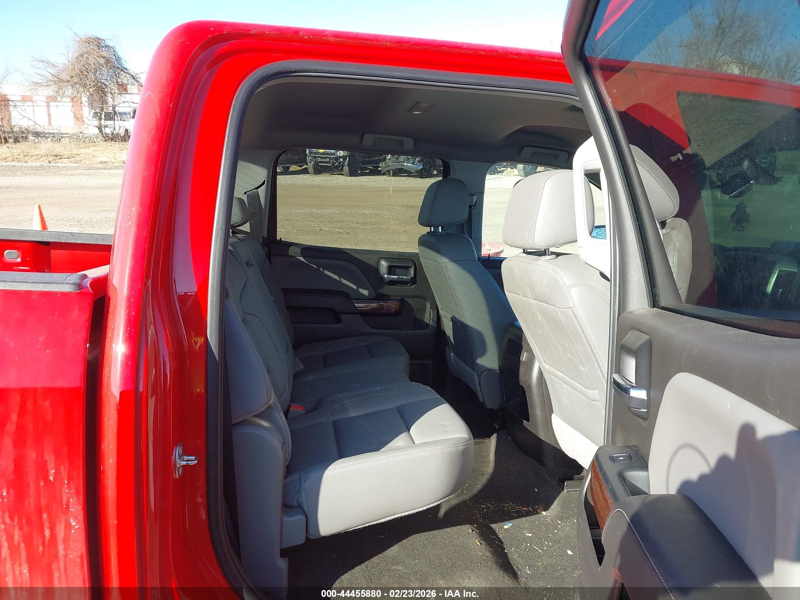 GMC SIERRA image 8