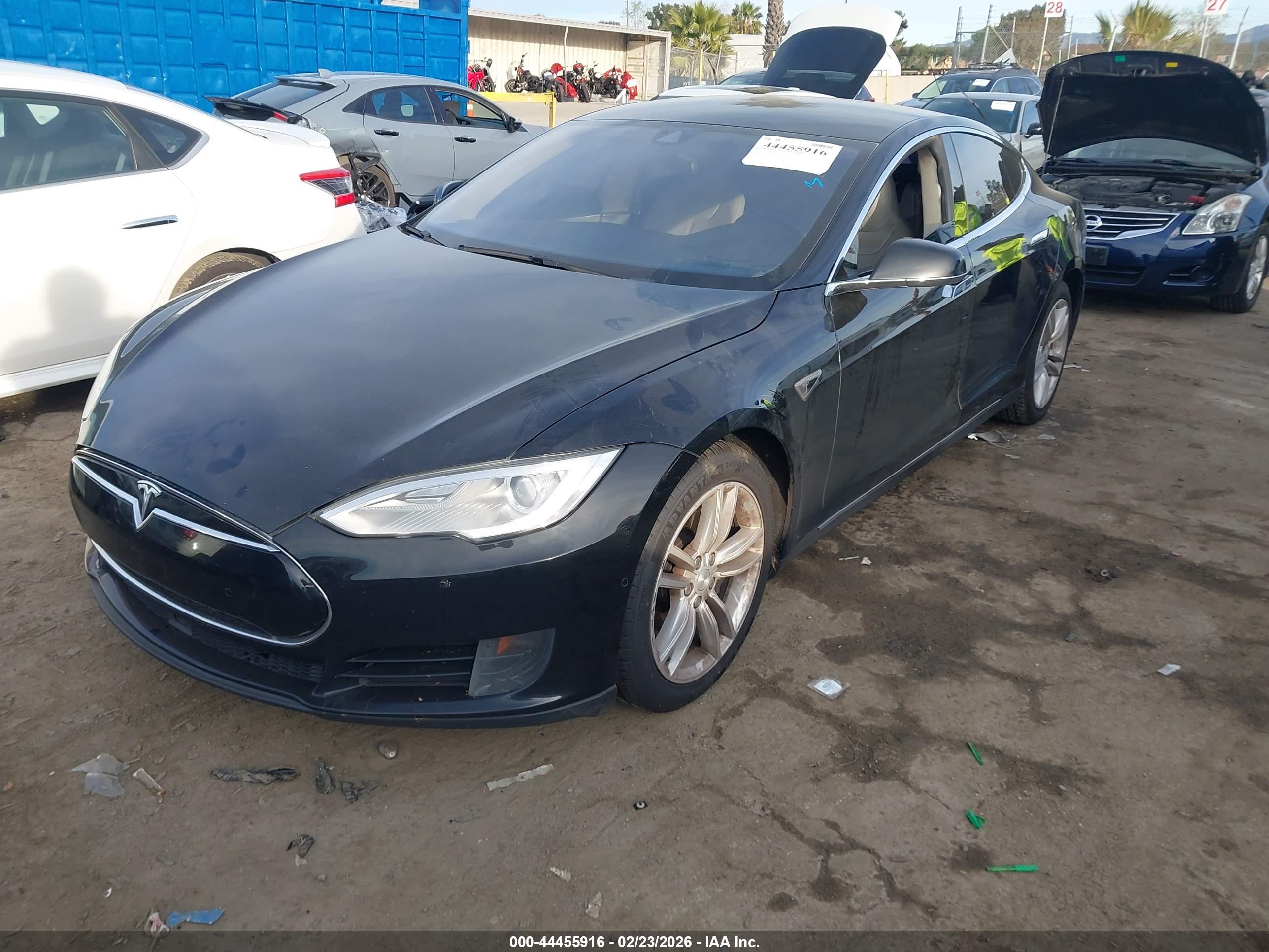 TESLA MODEL image 2