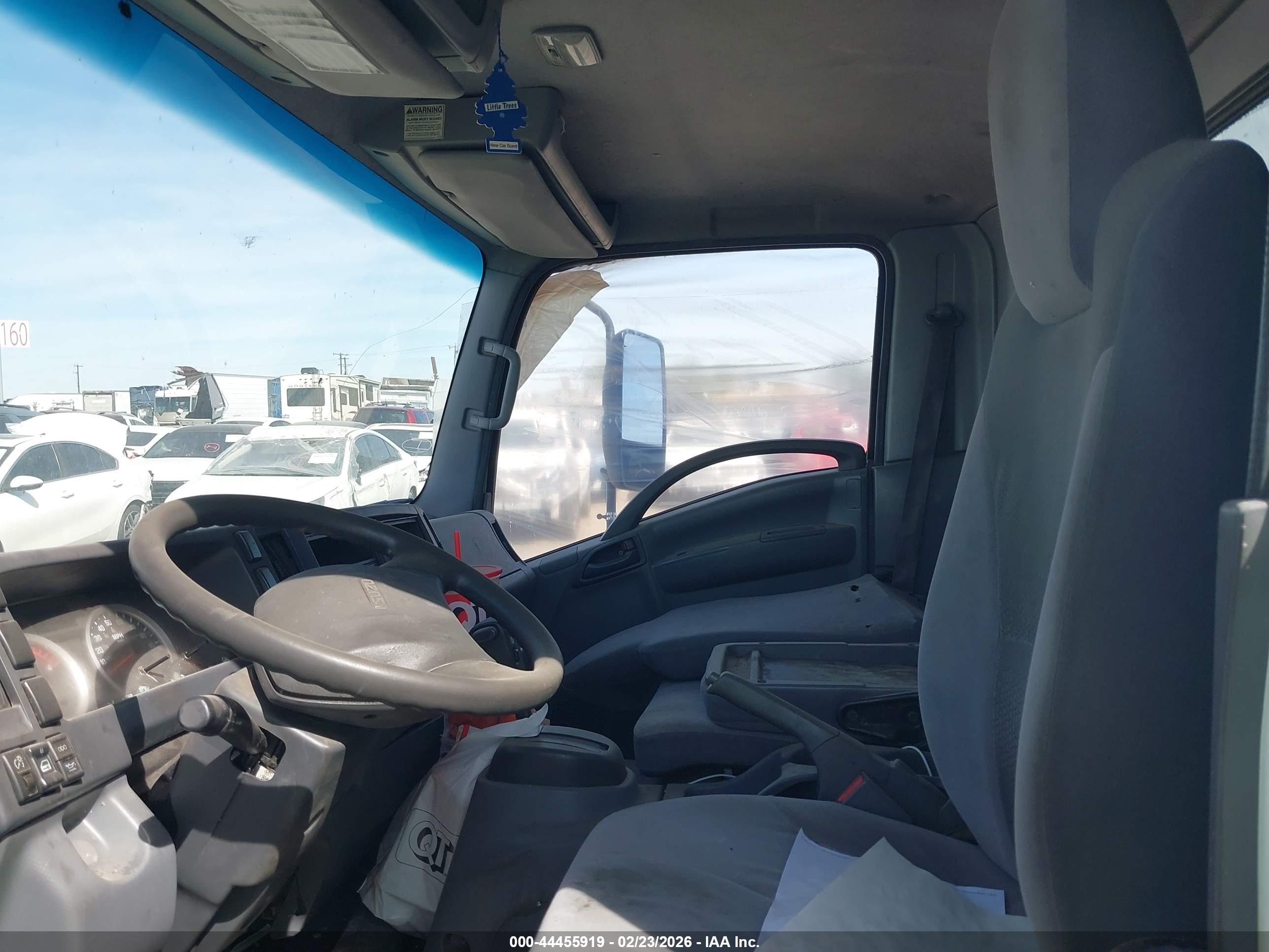 ISUZU NRR image 7