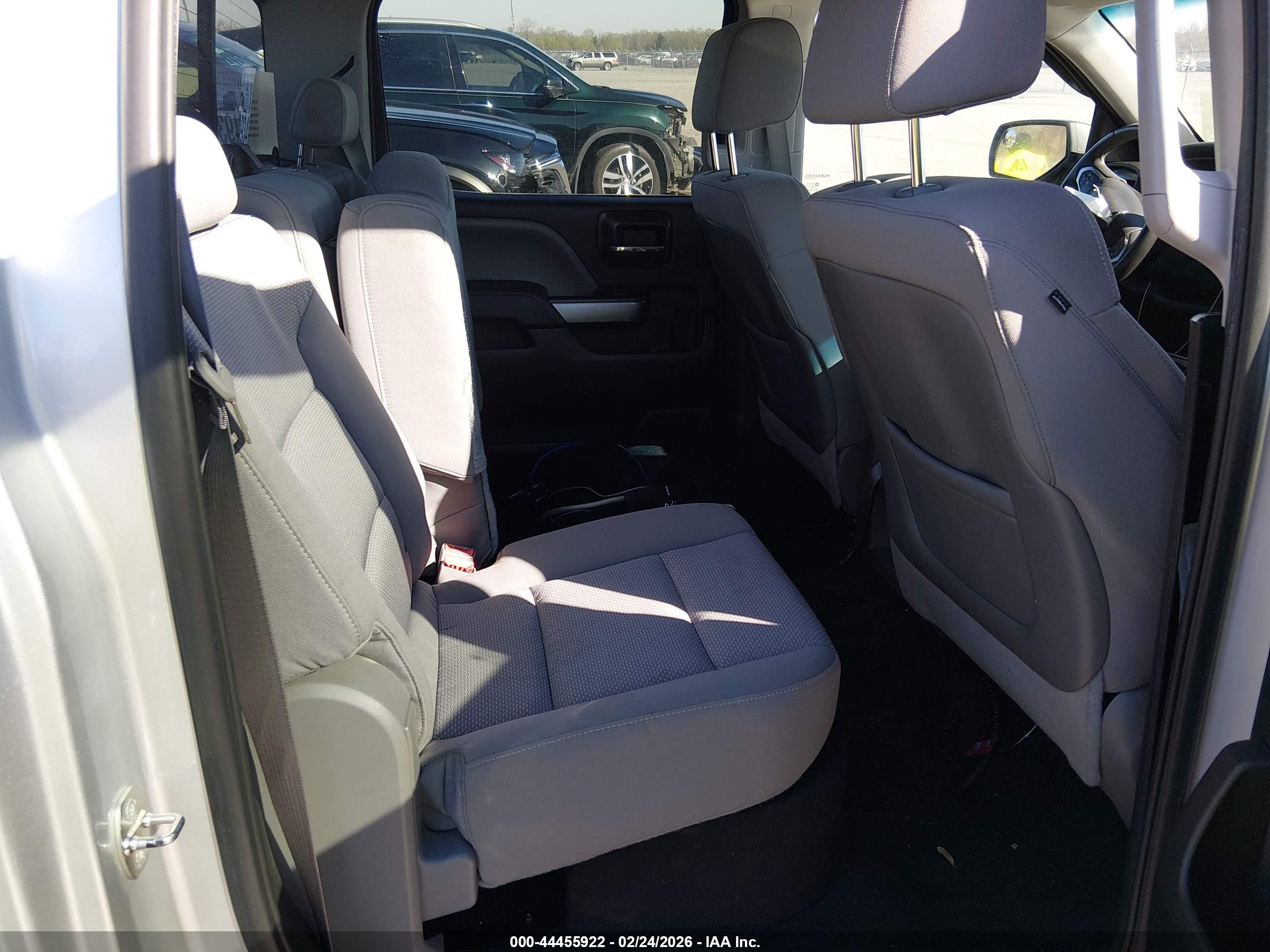 CHEVROLET SILVERADO image 8
