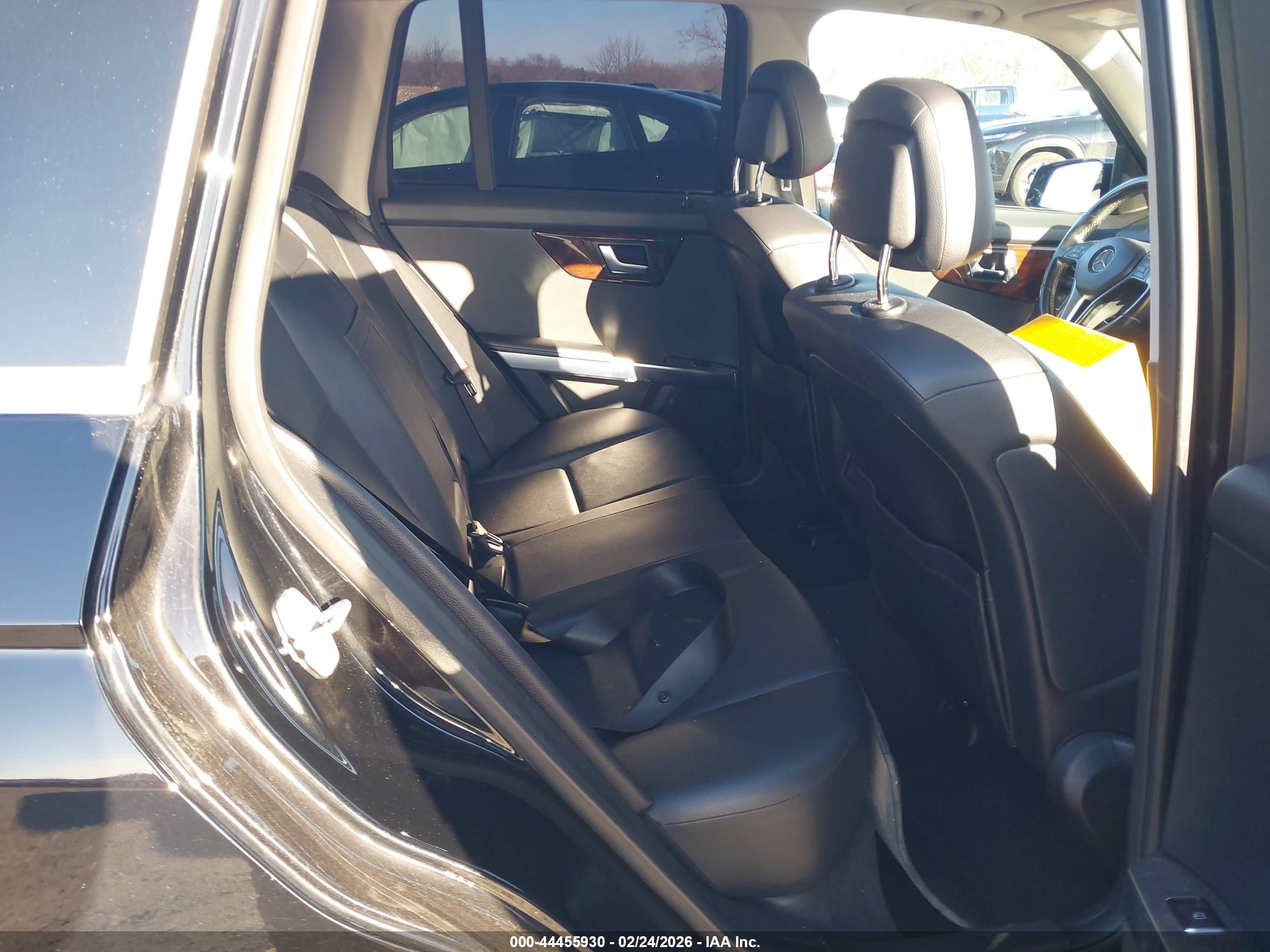 MERCEDES-BENZ GLK image 8