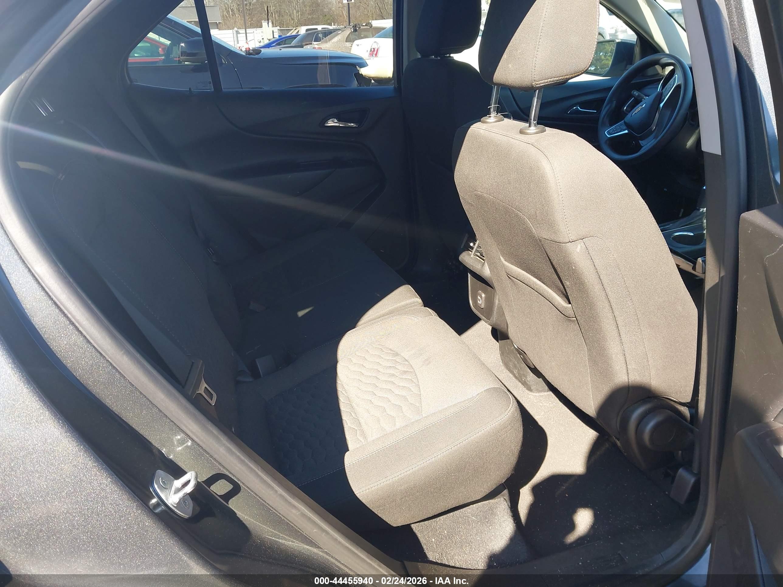 CHEVROLET EQUINOX image 8