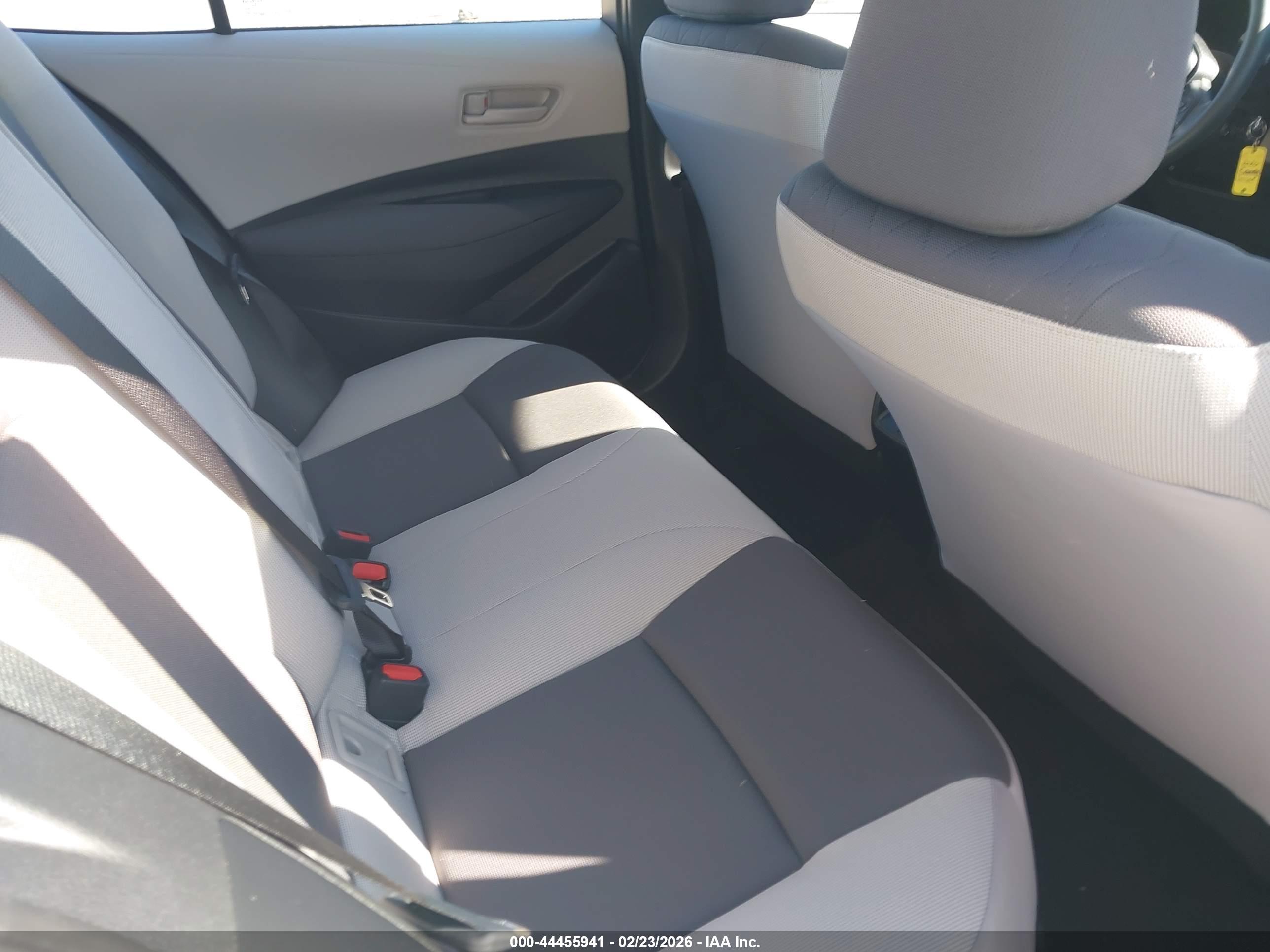TOYOTA COROLLA image 8