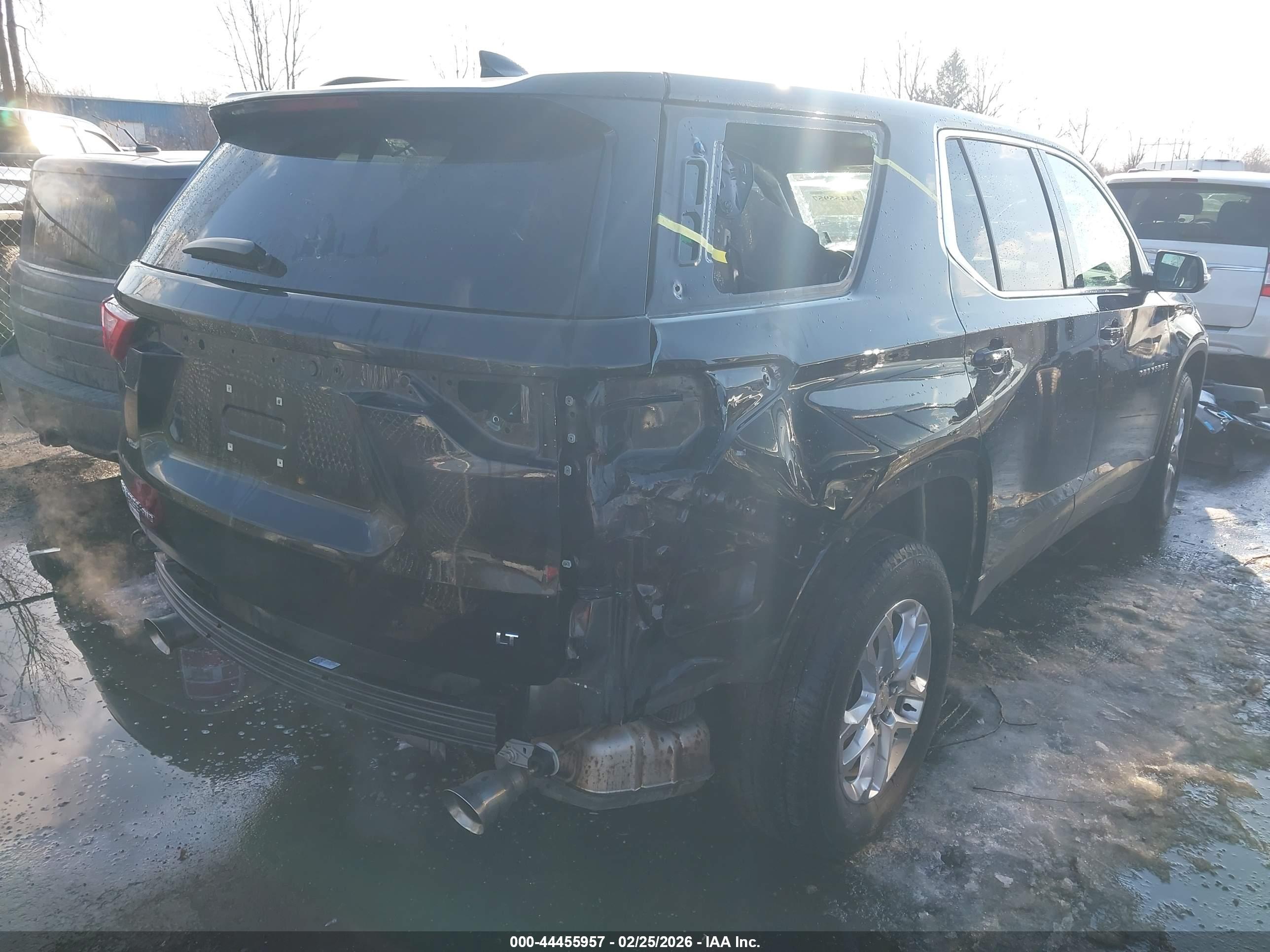 CHEVROLET TRAVERSE image 4