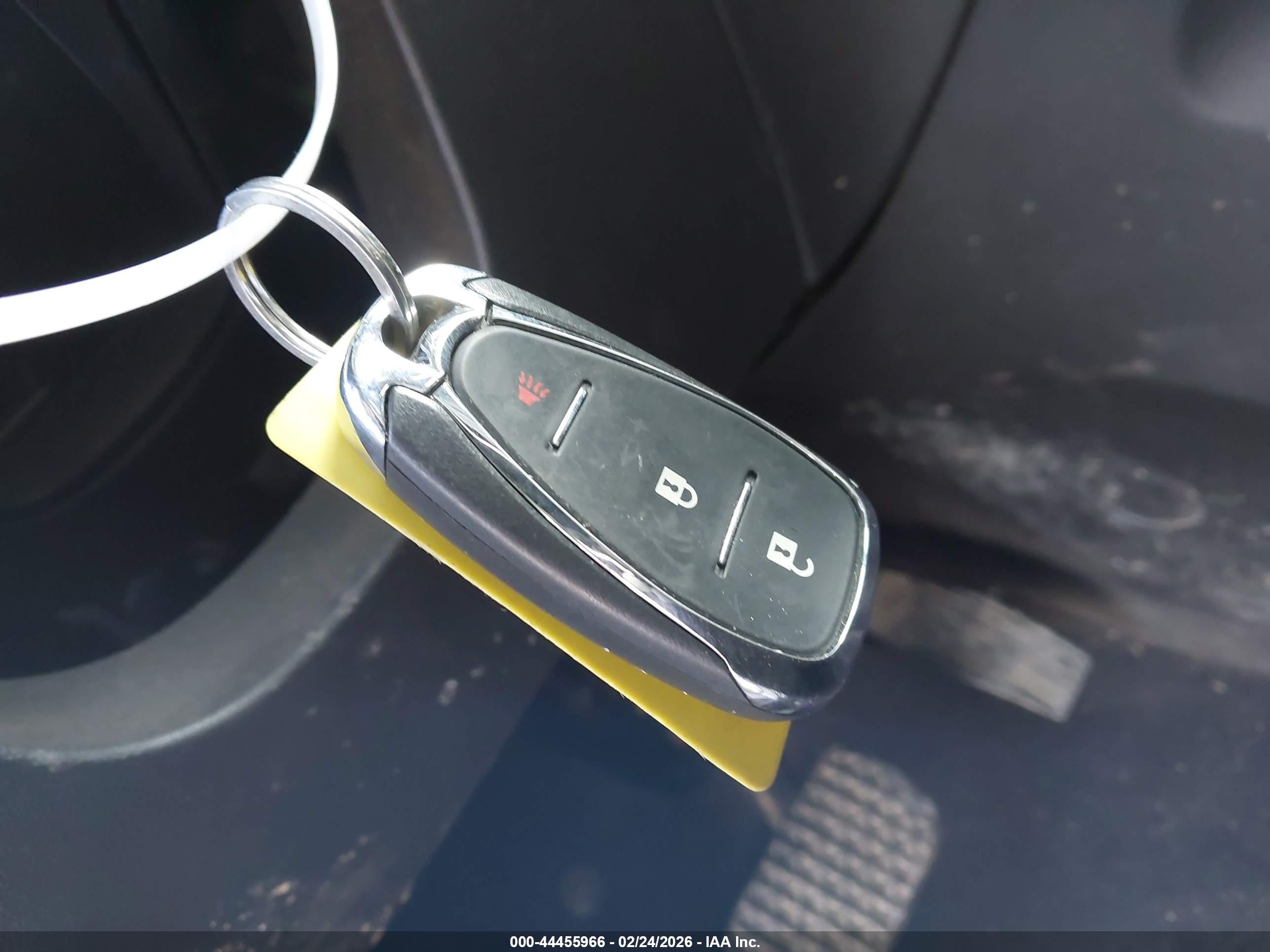 CHEVROLET EQUINOX image 11