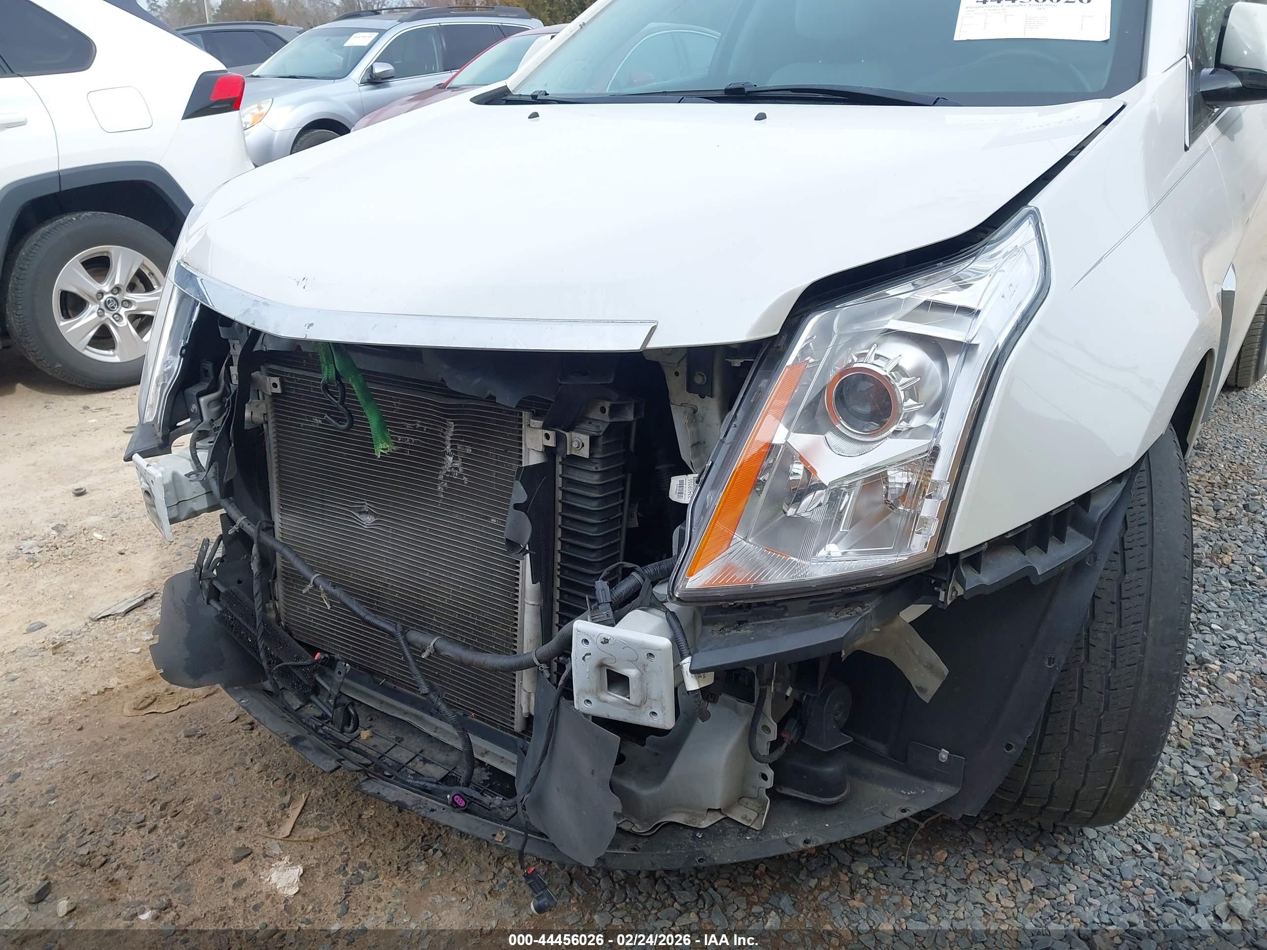 CADILLAC SRX image 6