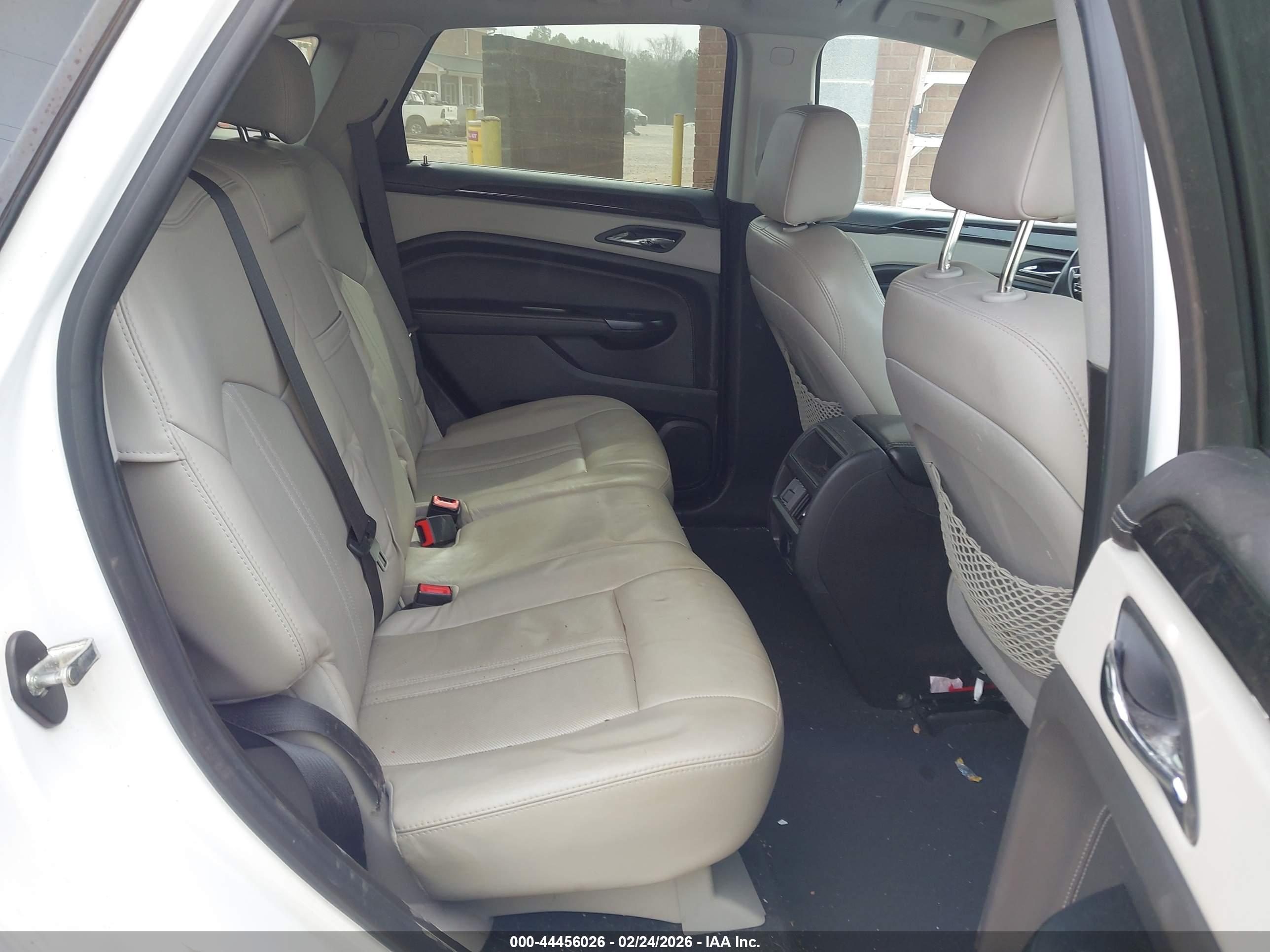 CADILLAC SRX image 8