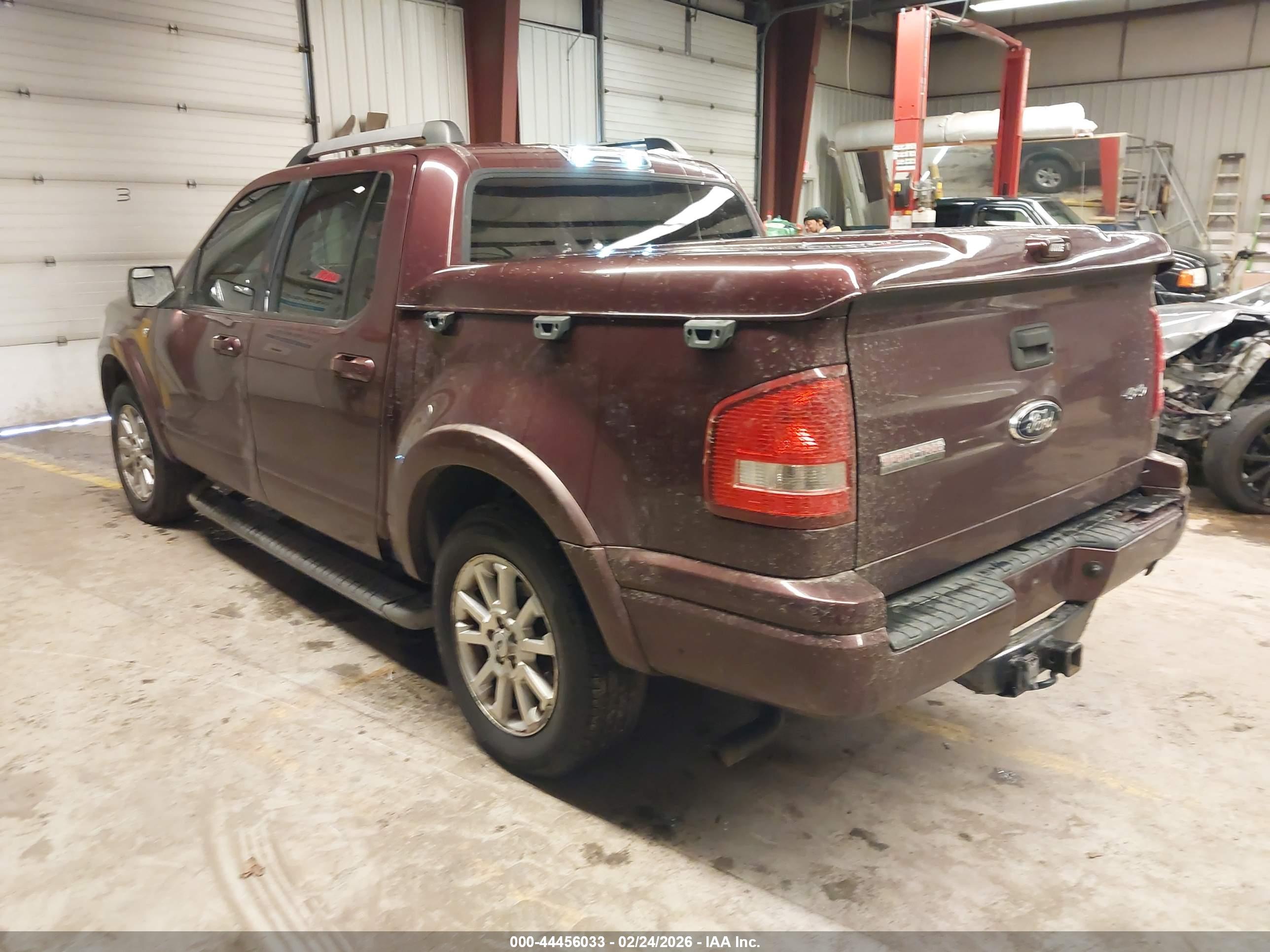 FORD EXPLORER image 3