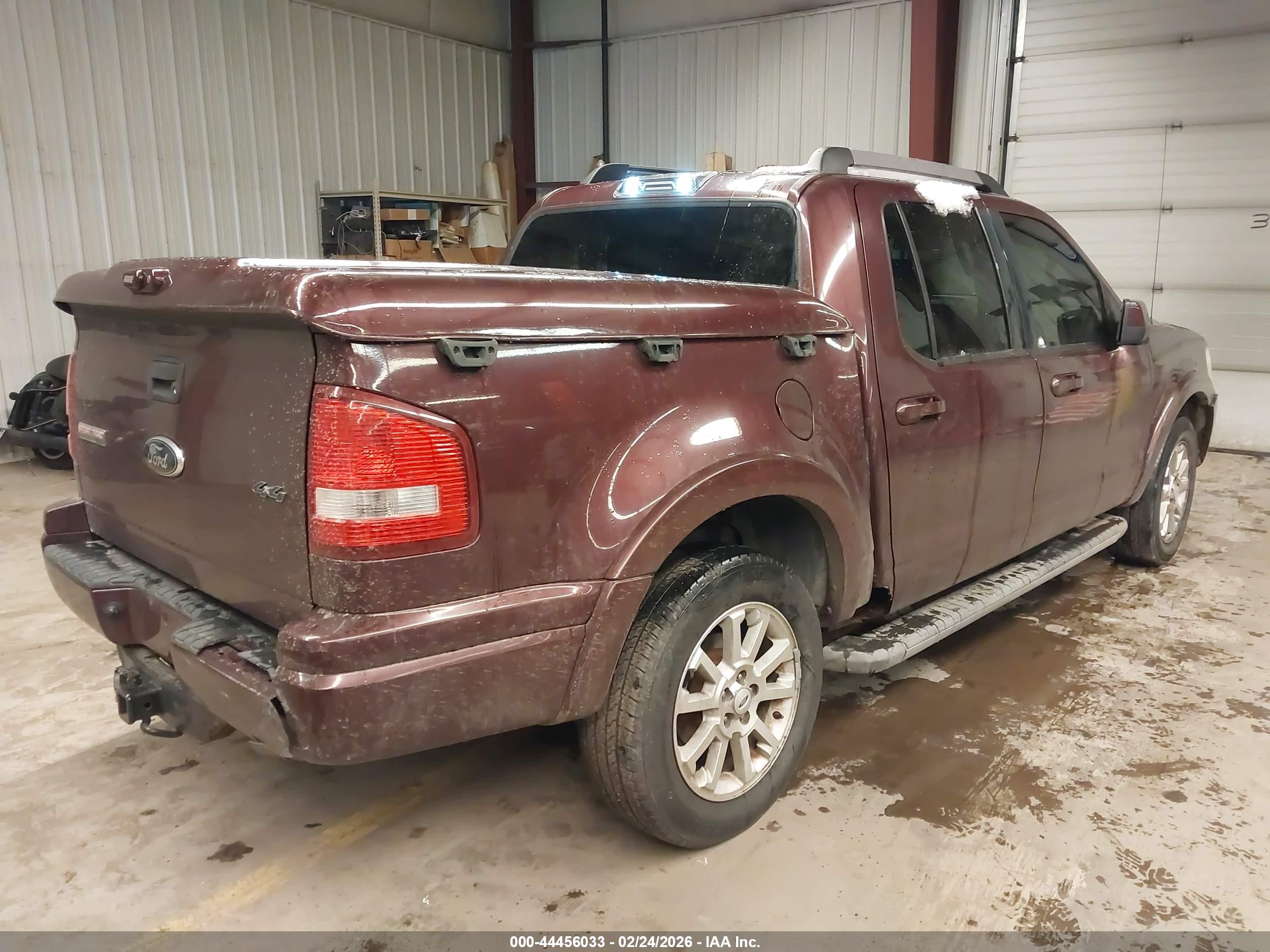 FORD EXPLORER image 4